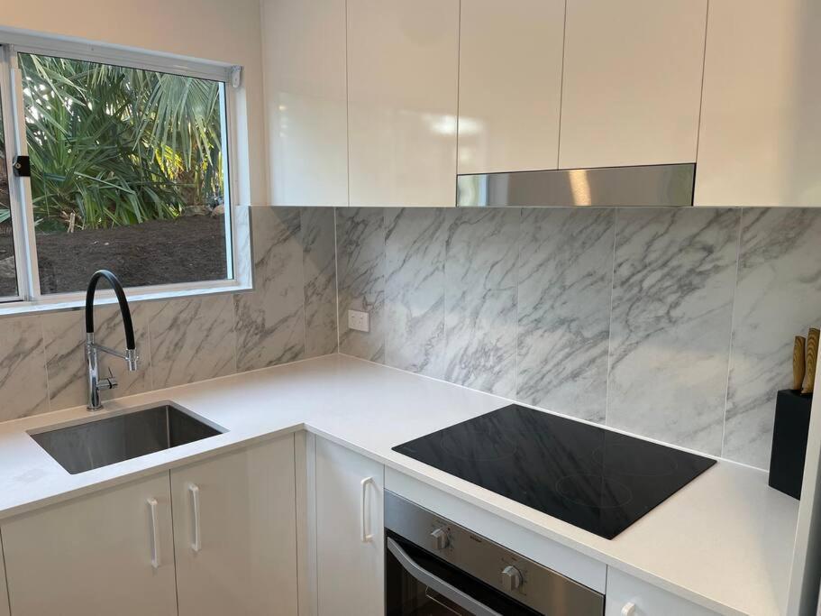 Location Location, sunshine beach, 100 m to beach( HA3)