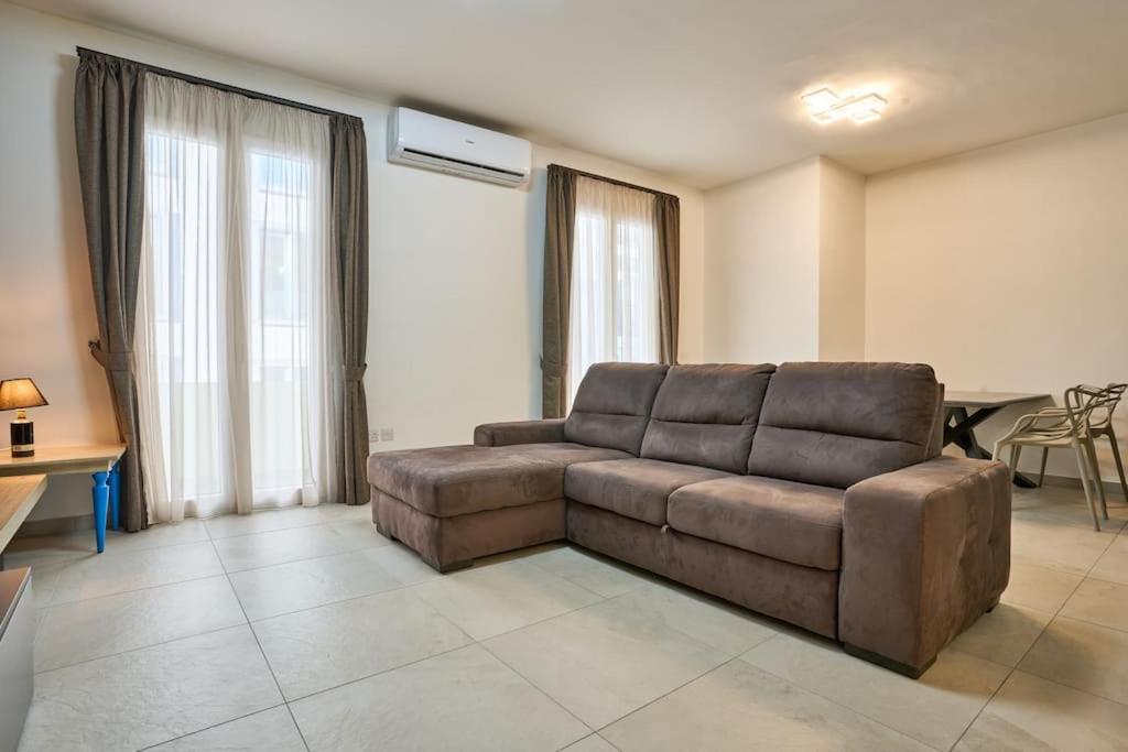 2 Bedroom Apartment St. Julians photo 3