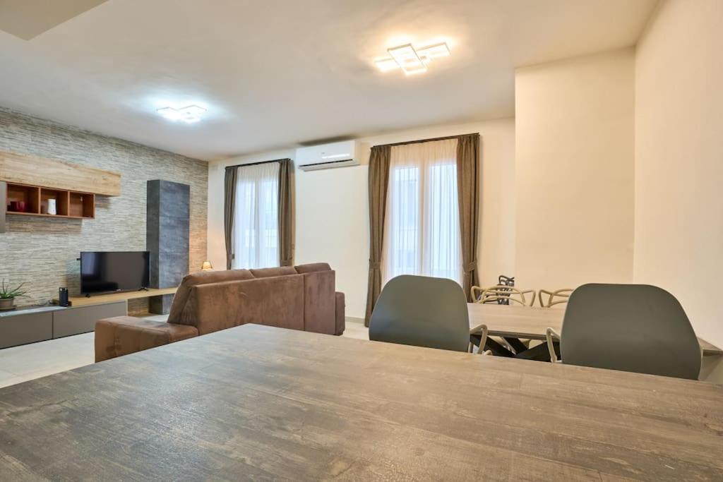 2 Bedroom Apartment St. Julians photo 5
