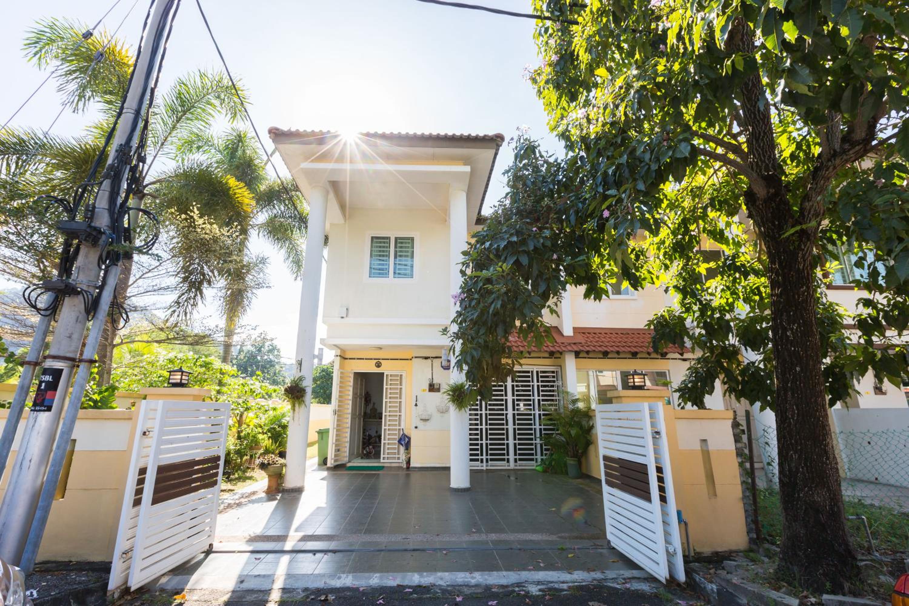 Cosy HomeStay at Penang Island -Beach and Village photo 1