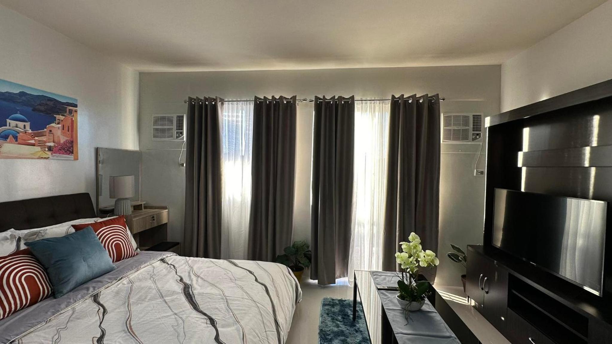 Studio deluxe with Balcony, Swimming pool and gym in Puerto Princesa, Palawan