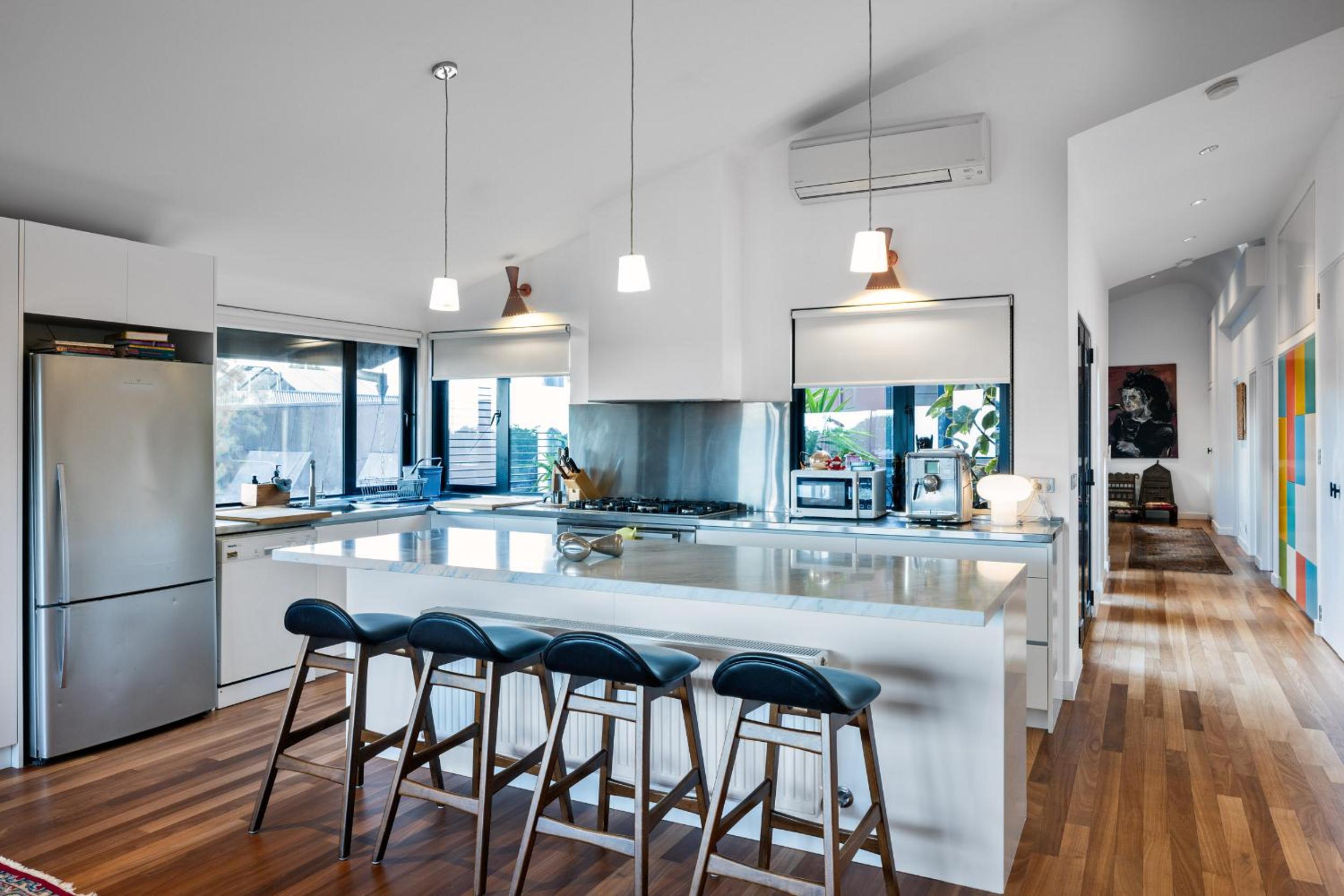 Modern St Kilda Apartment