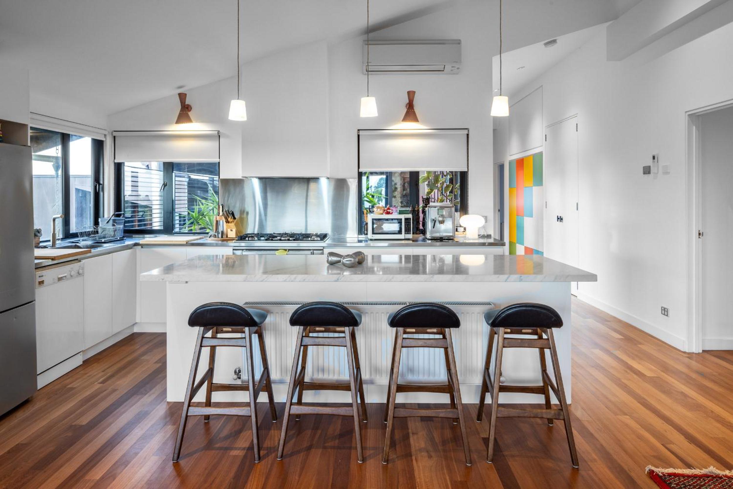 Modern St Kilda Apartment