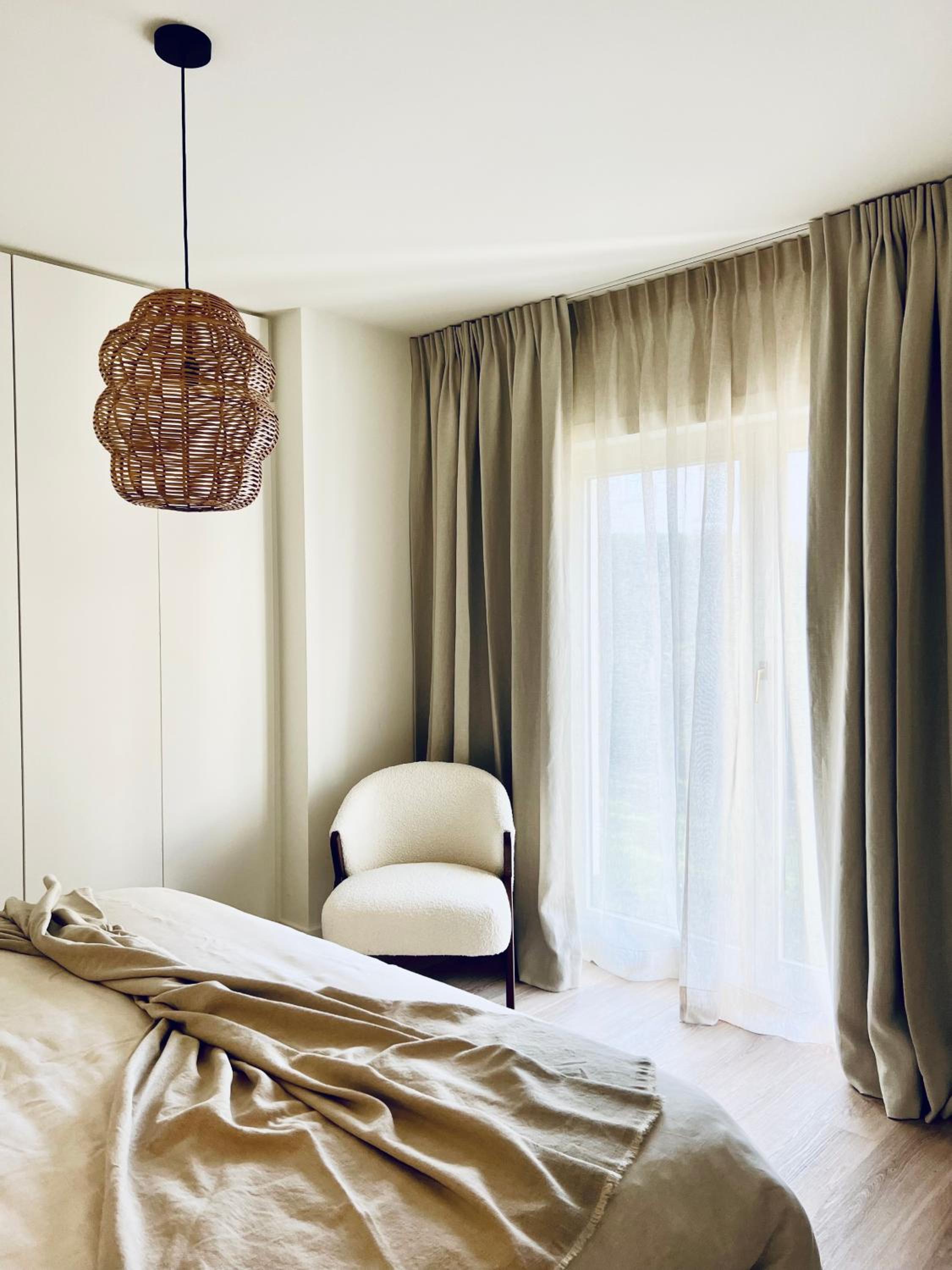 Gelijkvloers appartement met prive parking