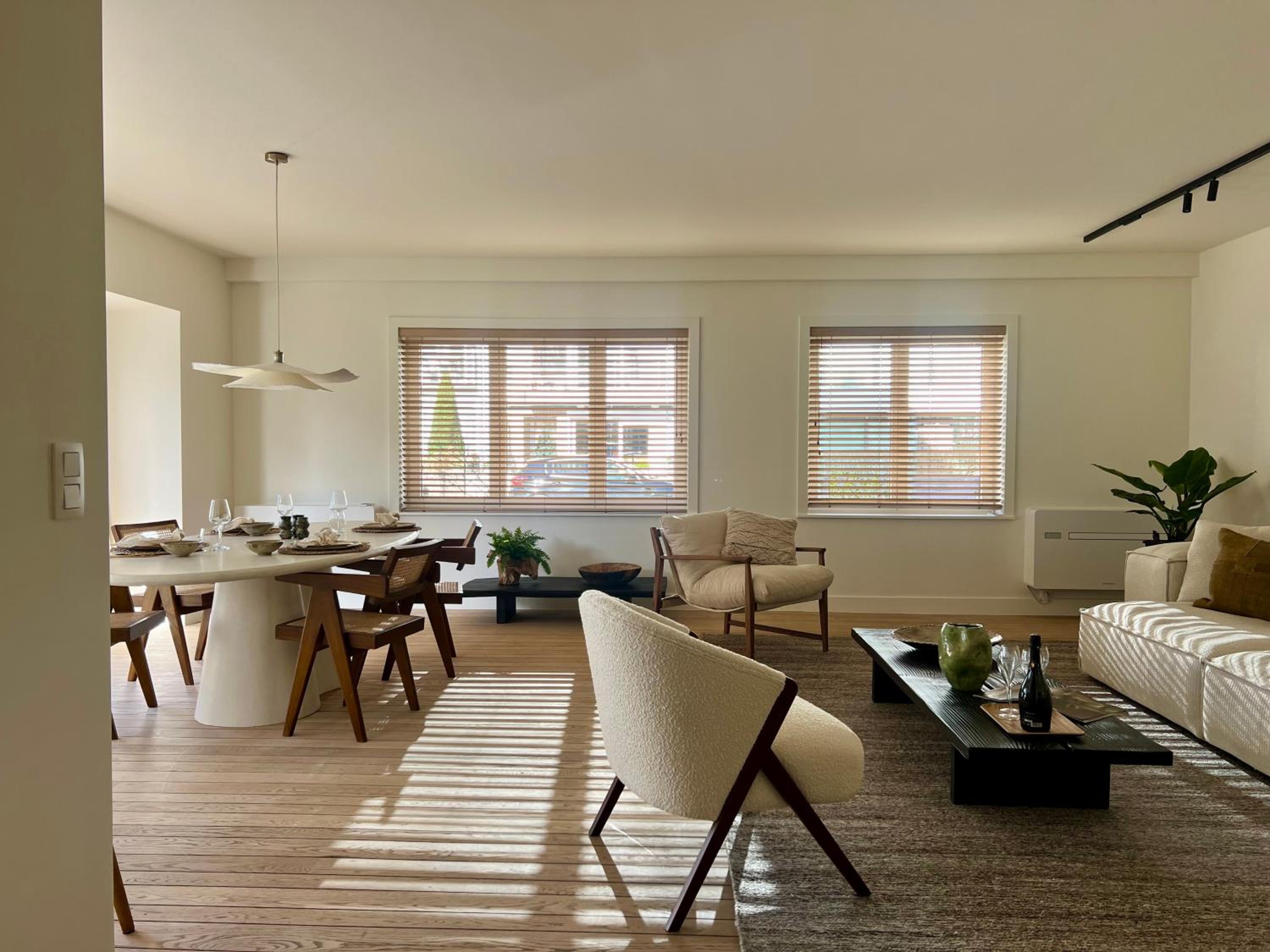 Gelijkvloers appartement met prive parking