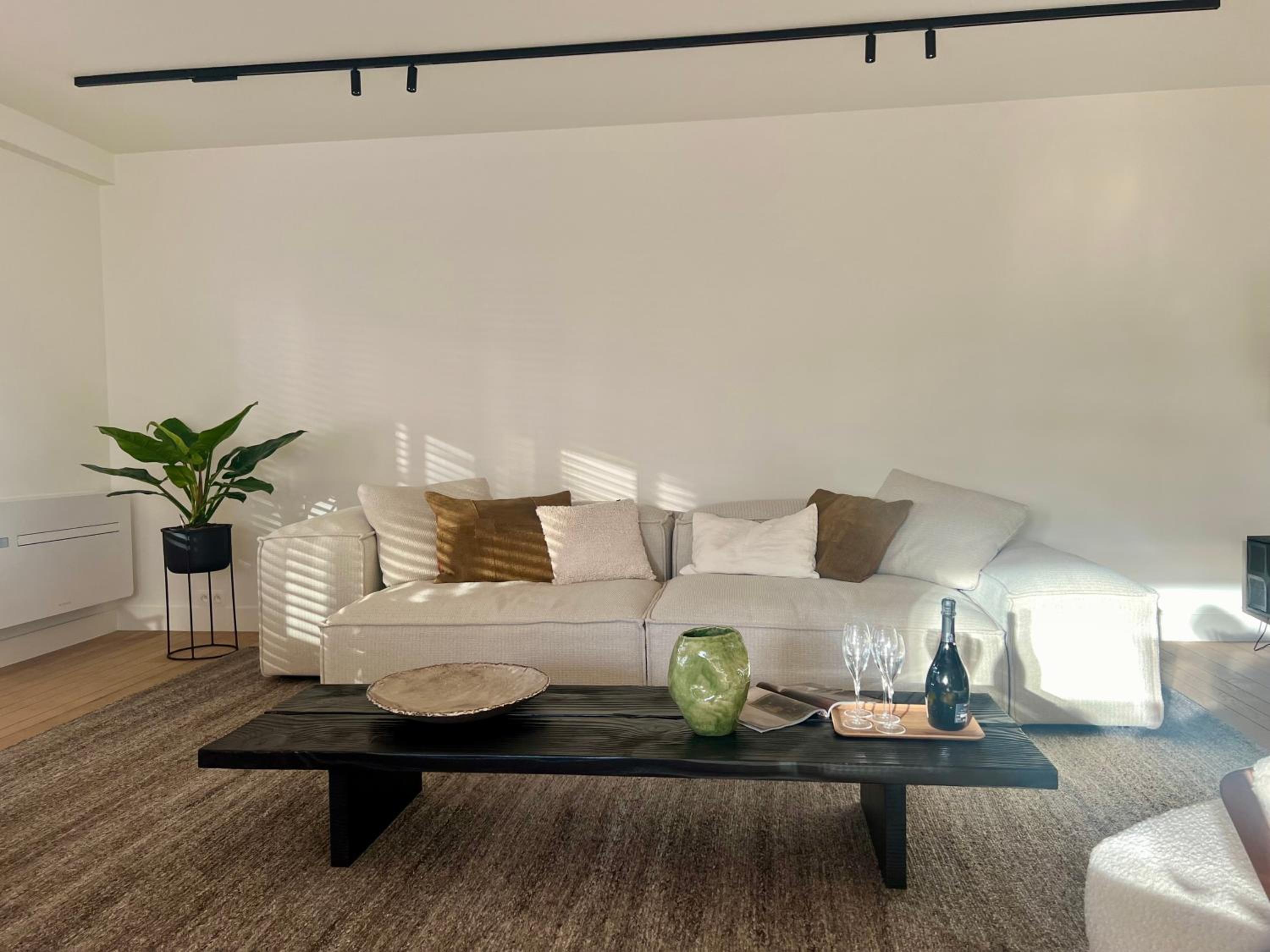 Gelijkvloers appartement met prive parking