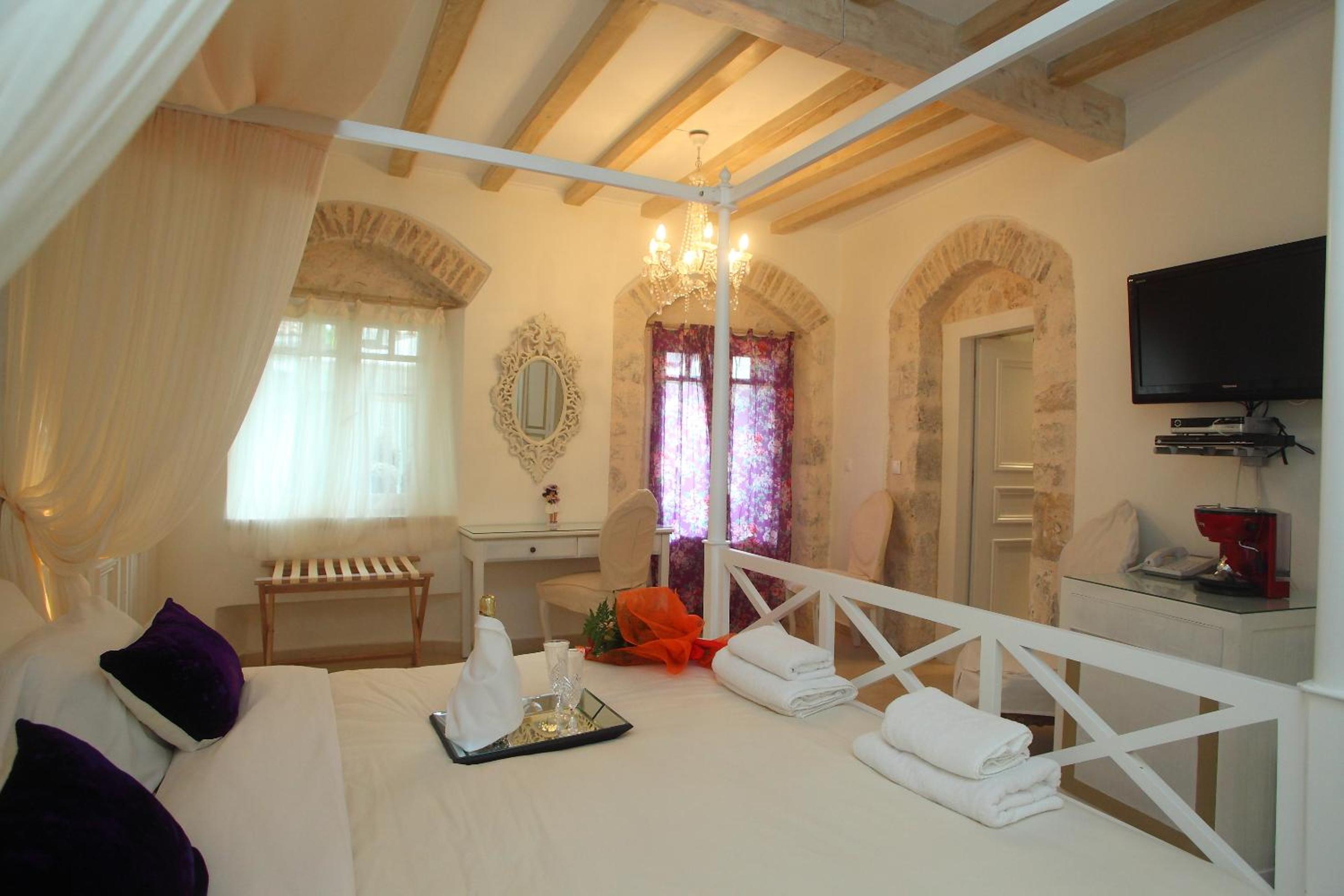 The Aigli en Lefkada Town