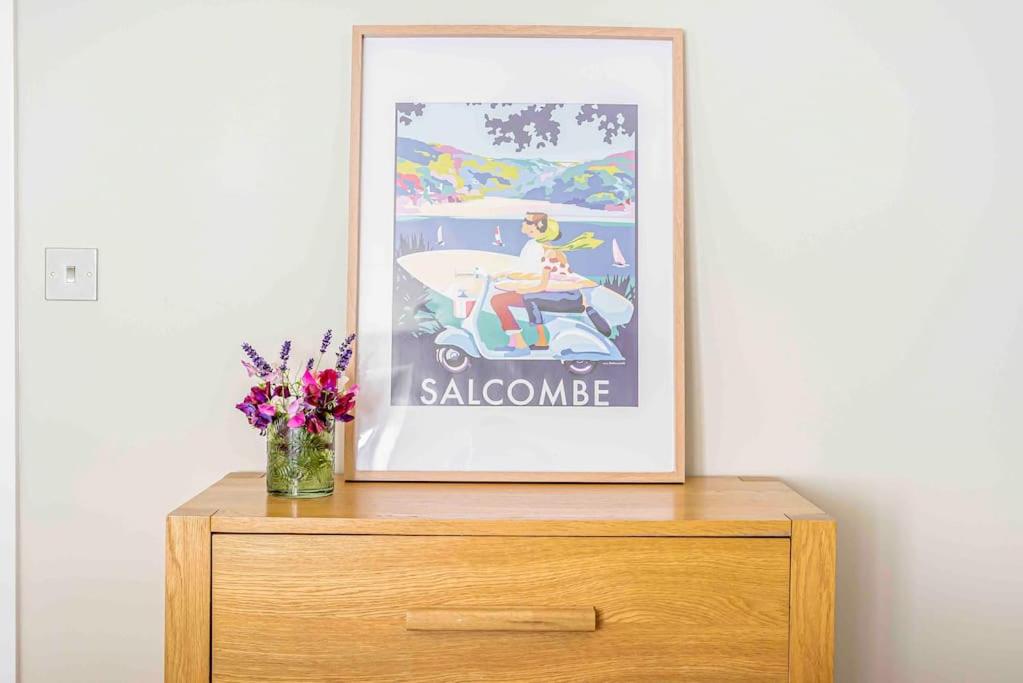 Sea Chest, Salcombe Waterside Apartment view 2