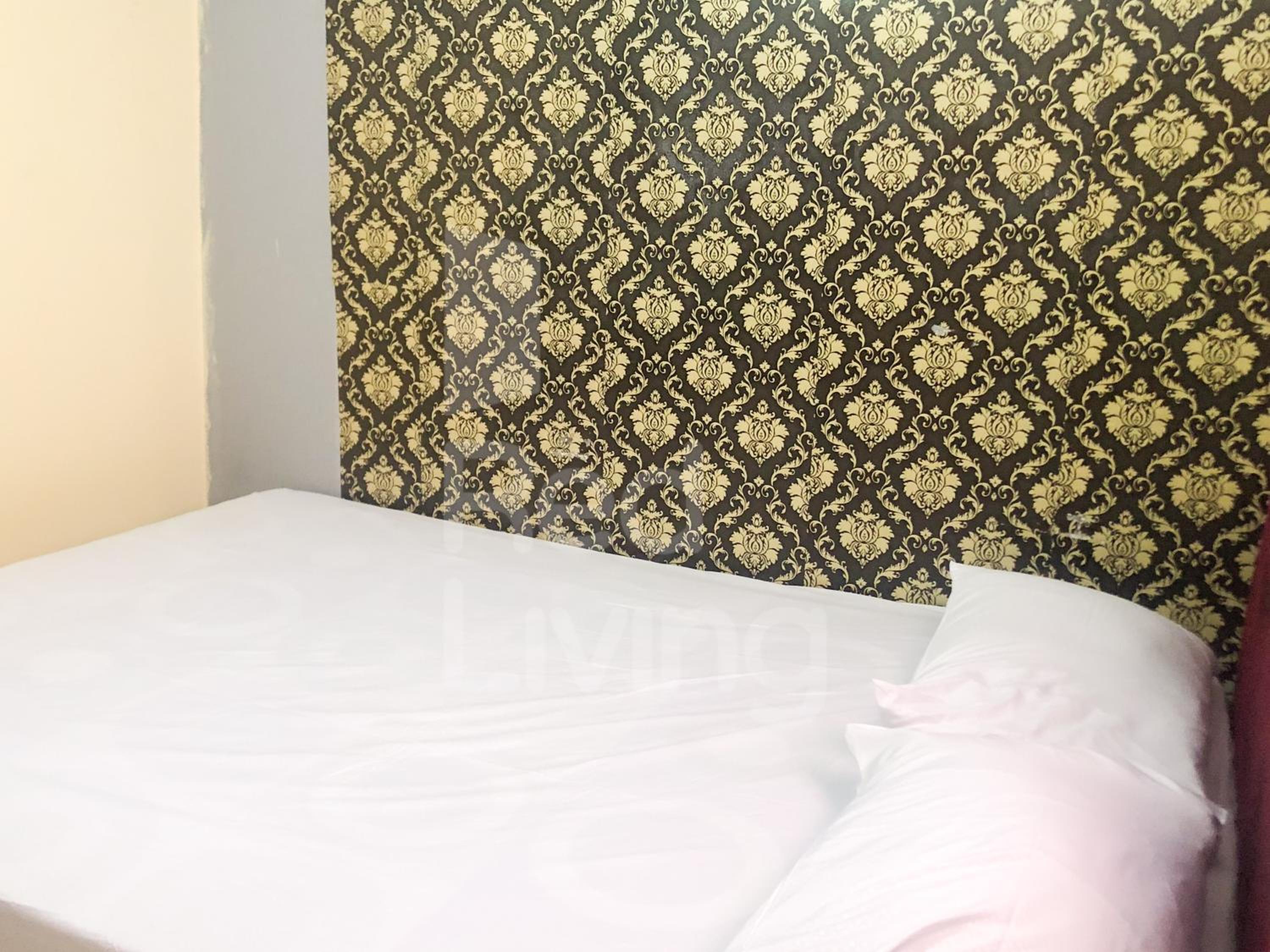 RedLiving The Golf Apartement Modernland - Maria Room Tower Red view 2