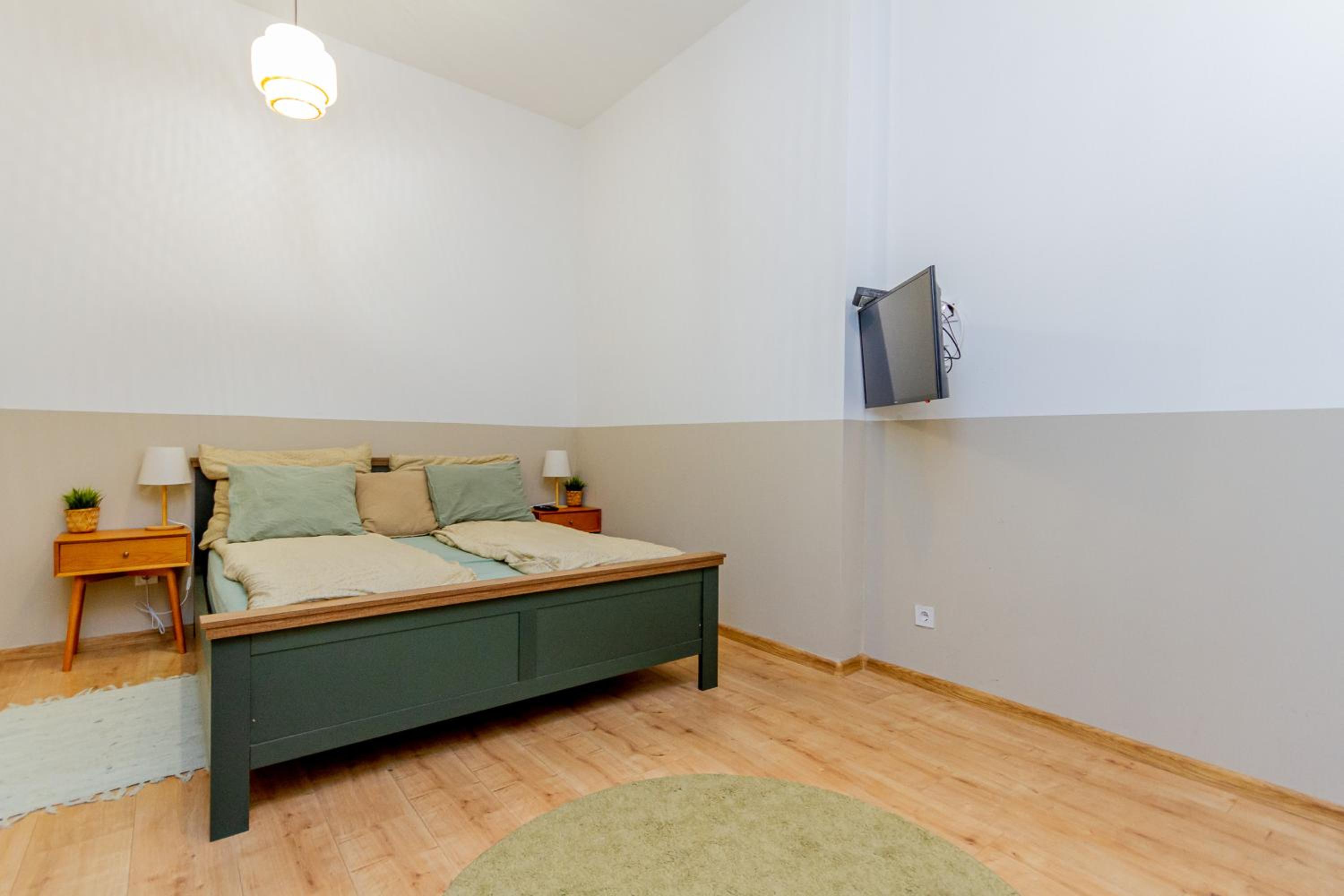 RothApartments'GARDEN view 3