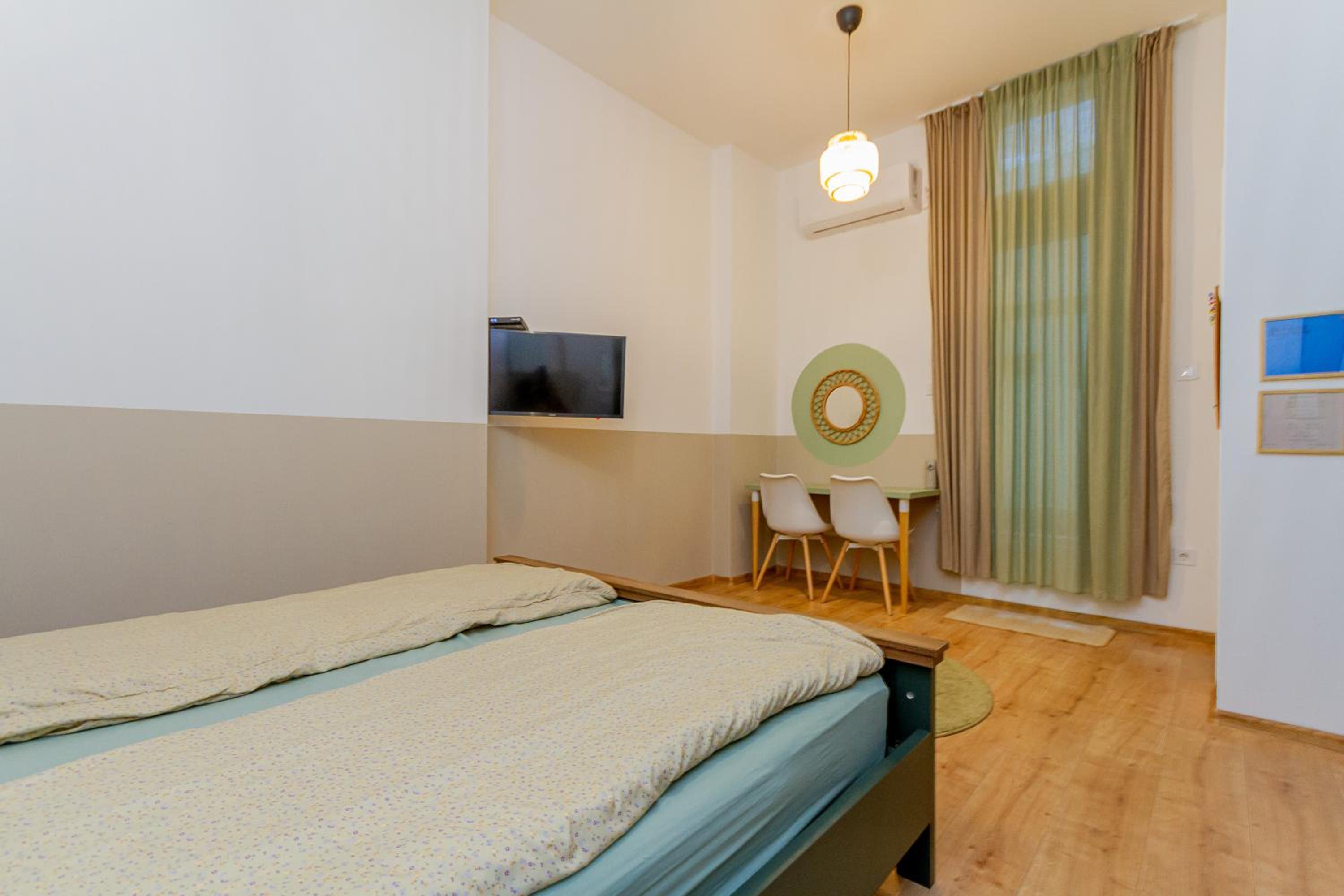 RothApartments'GARDEN view 2