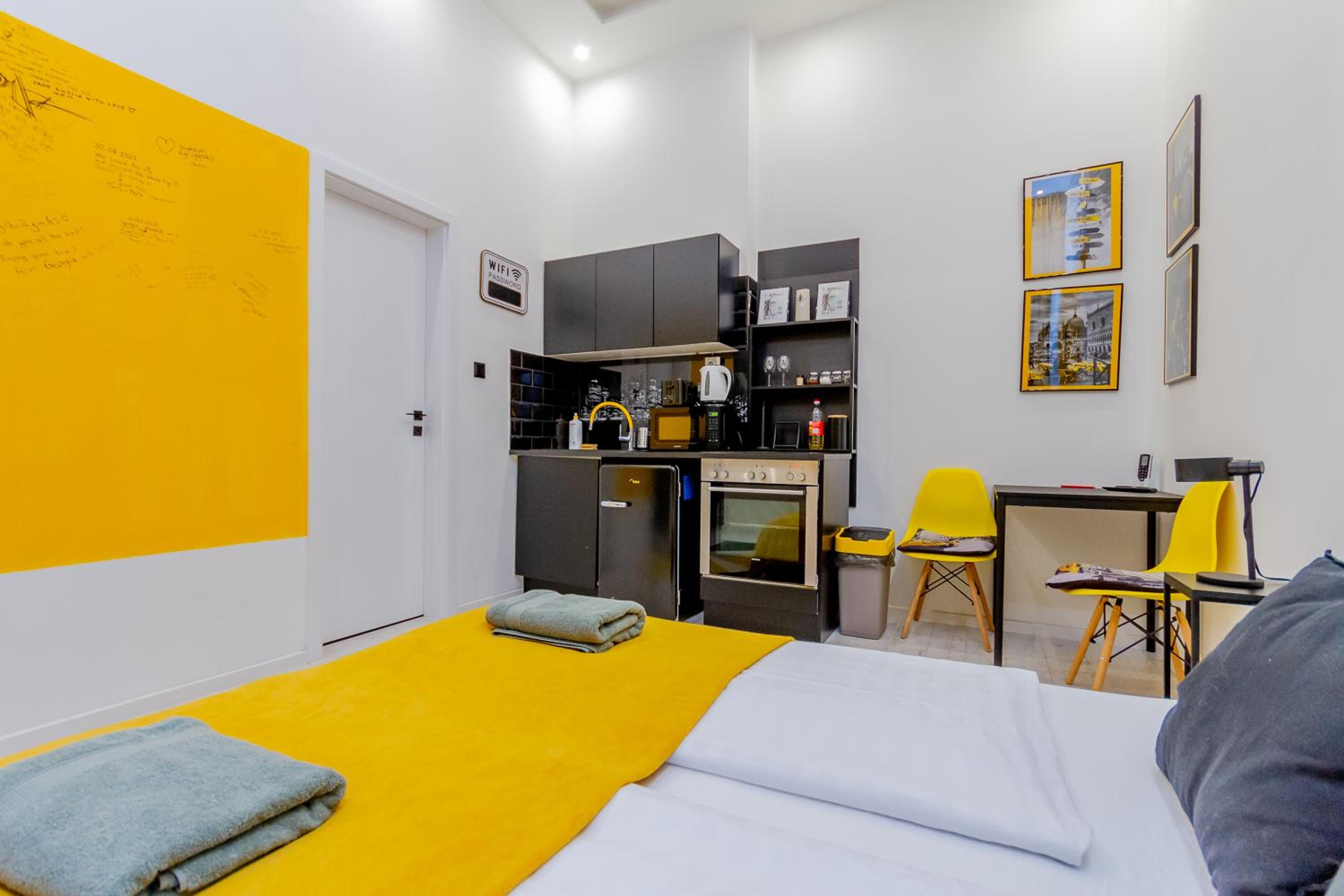 RothApartments'CITY view 2