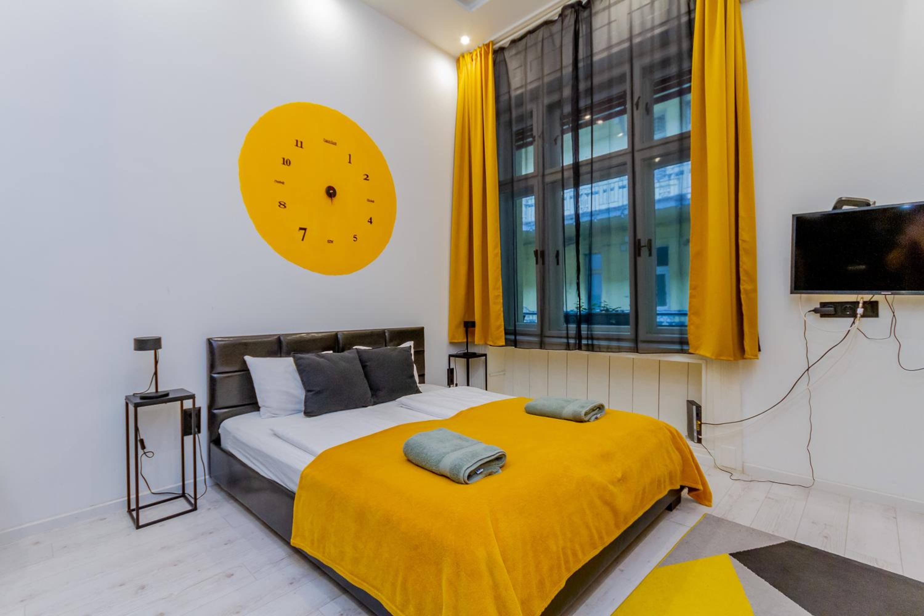 RothApartments'CITY view 3