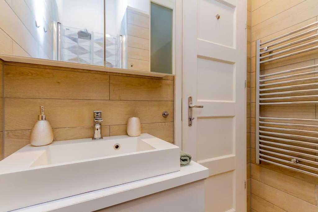 Soho Heartbeat Hideaway by NW view 3