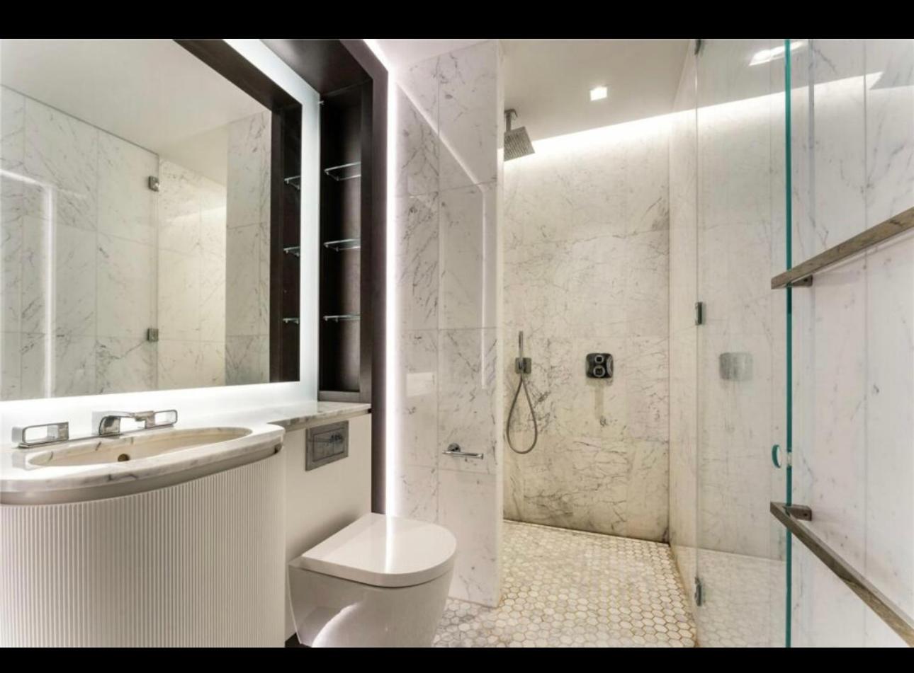 Trendy, modern 2 bed apartment!