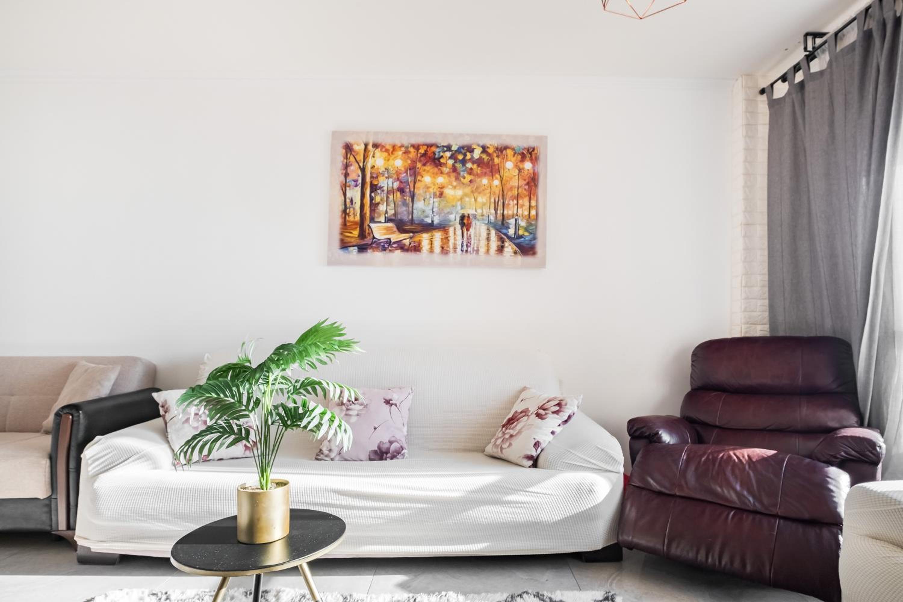 SpaciousApt-TopView-freeParking-PerfectForFamilies