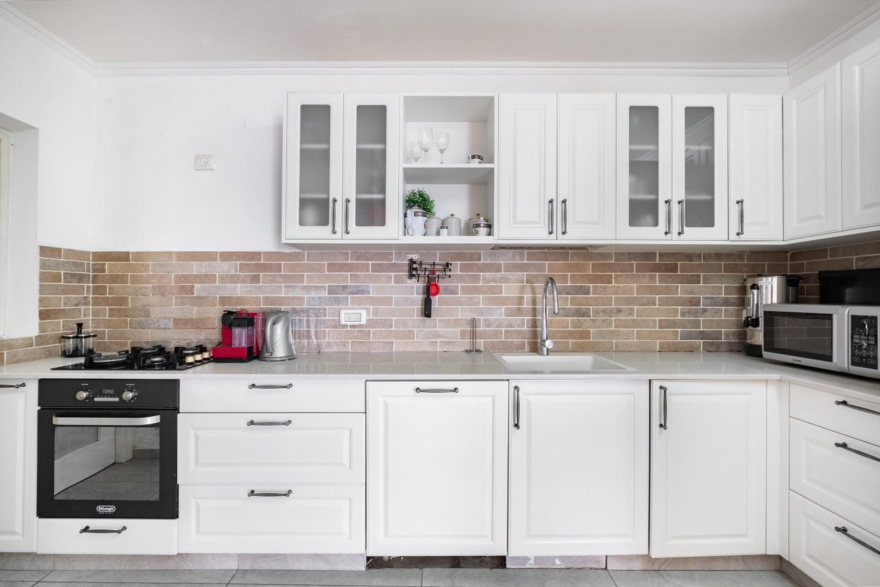 SpaciousApt-TopView-freeParking-PerfectForFamilies