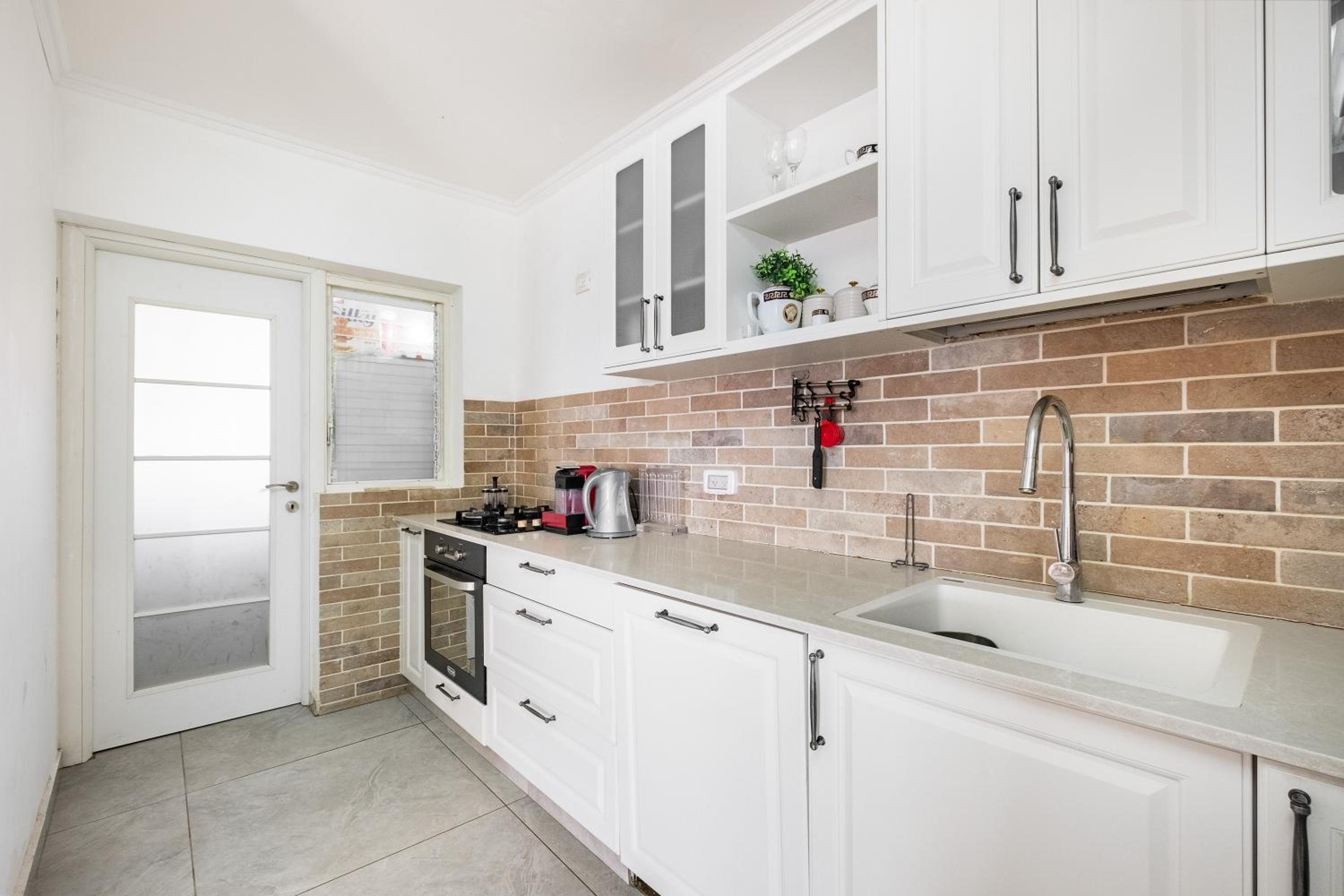 SpaciousApt-TopView-freeParking-PerfectForFamilies