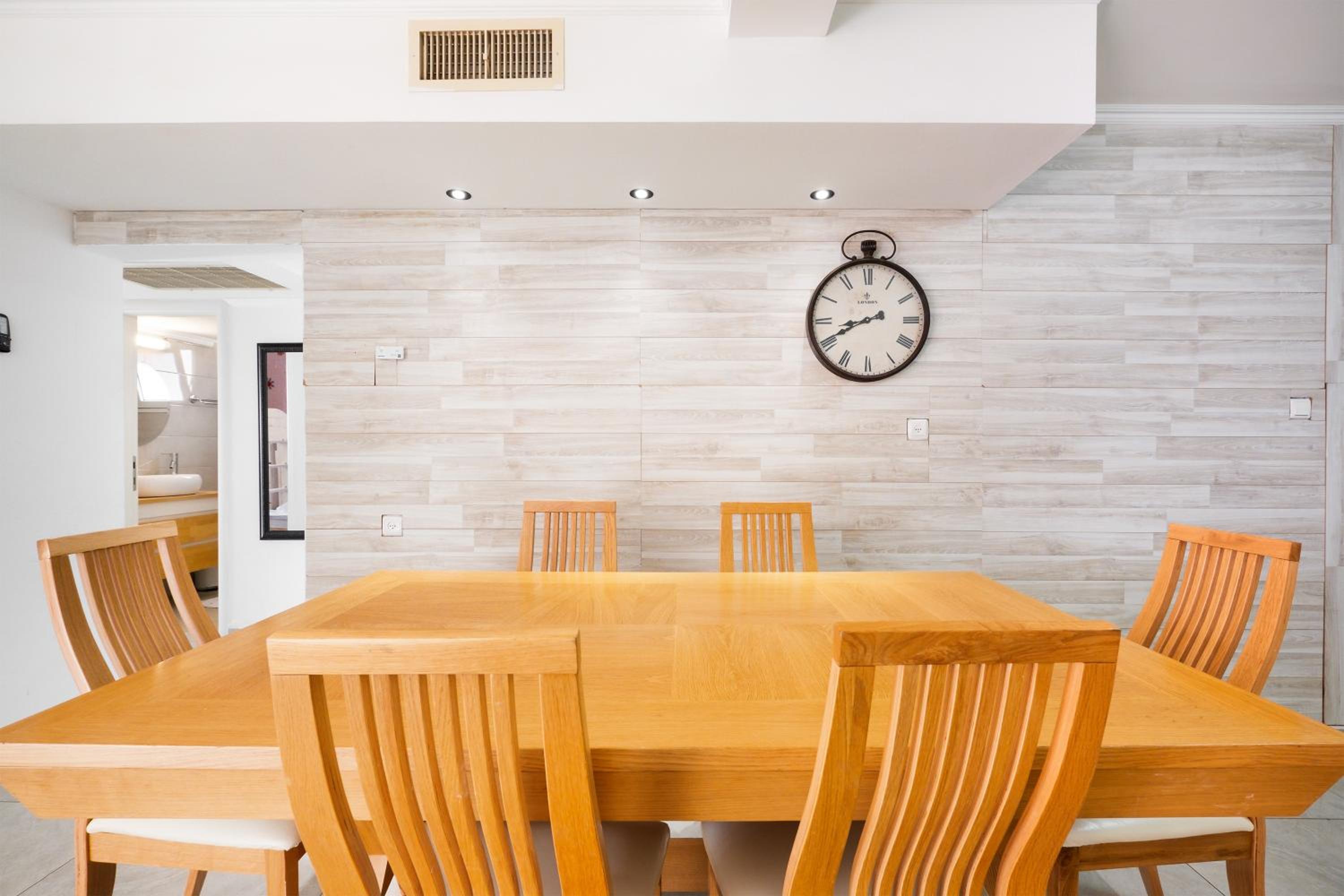SpaciousApt-TopView-freeParking-PerfectForFamilies