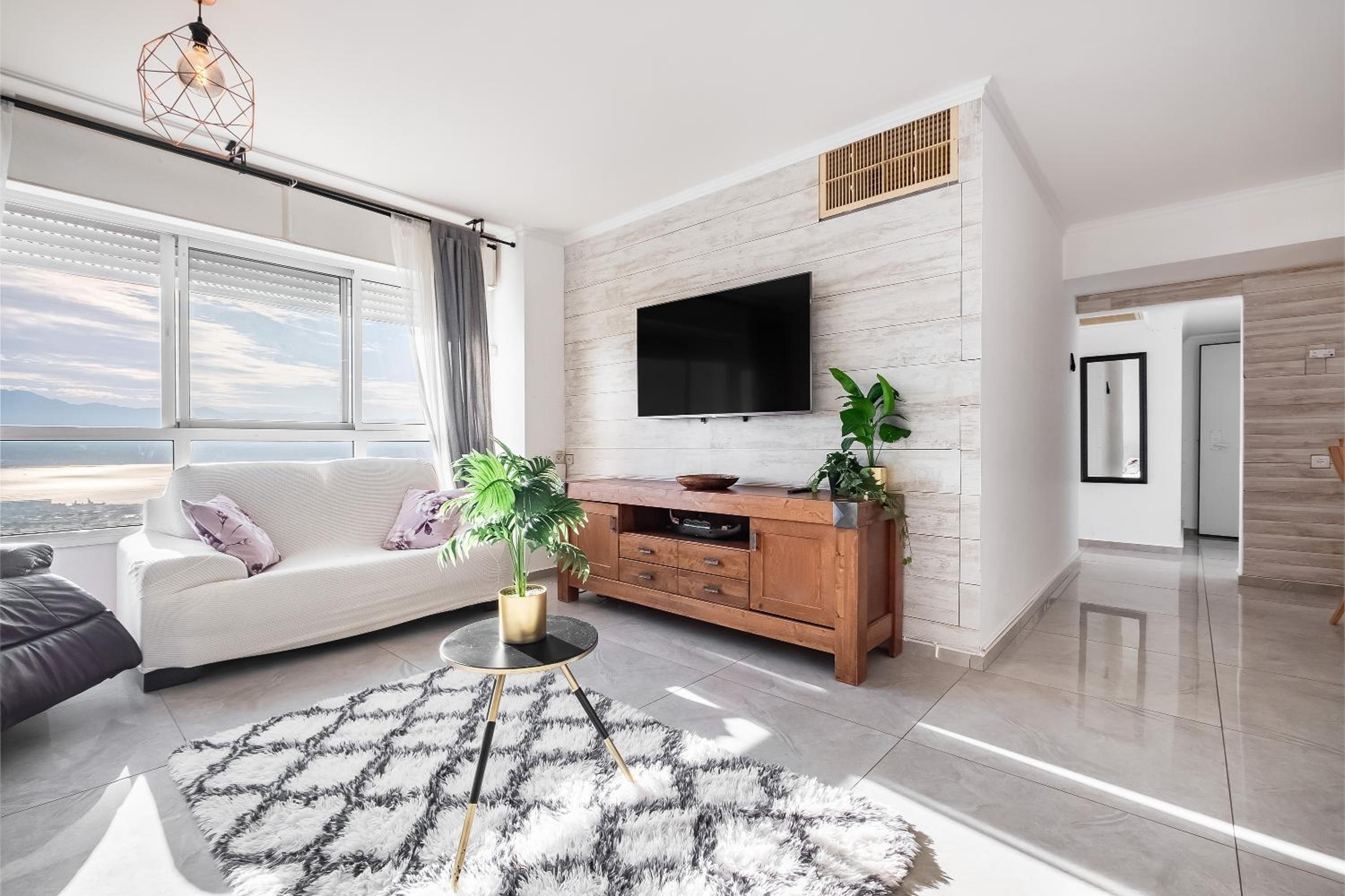 SpaciousApt-TopView-freeParking-PerfectForFamilies
