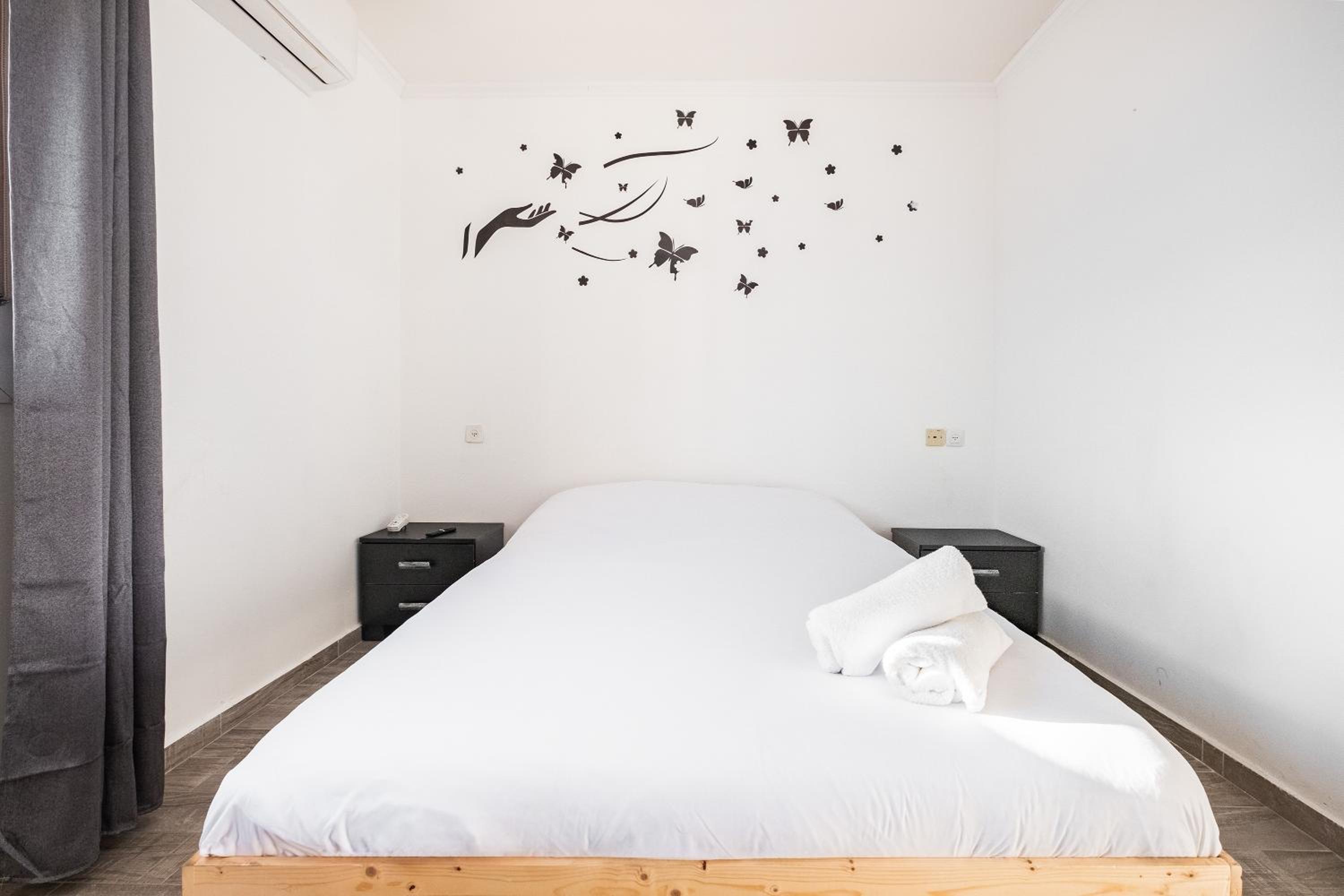 SpaciousApt-TopView-freeParking-PerfectForFamilies
