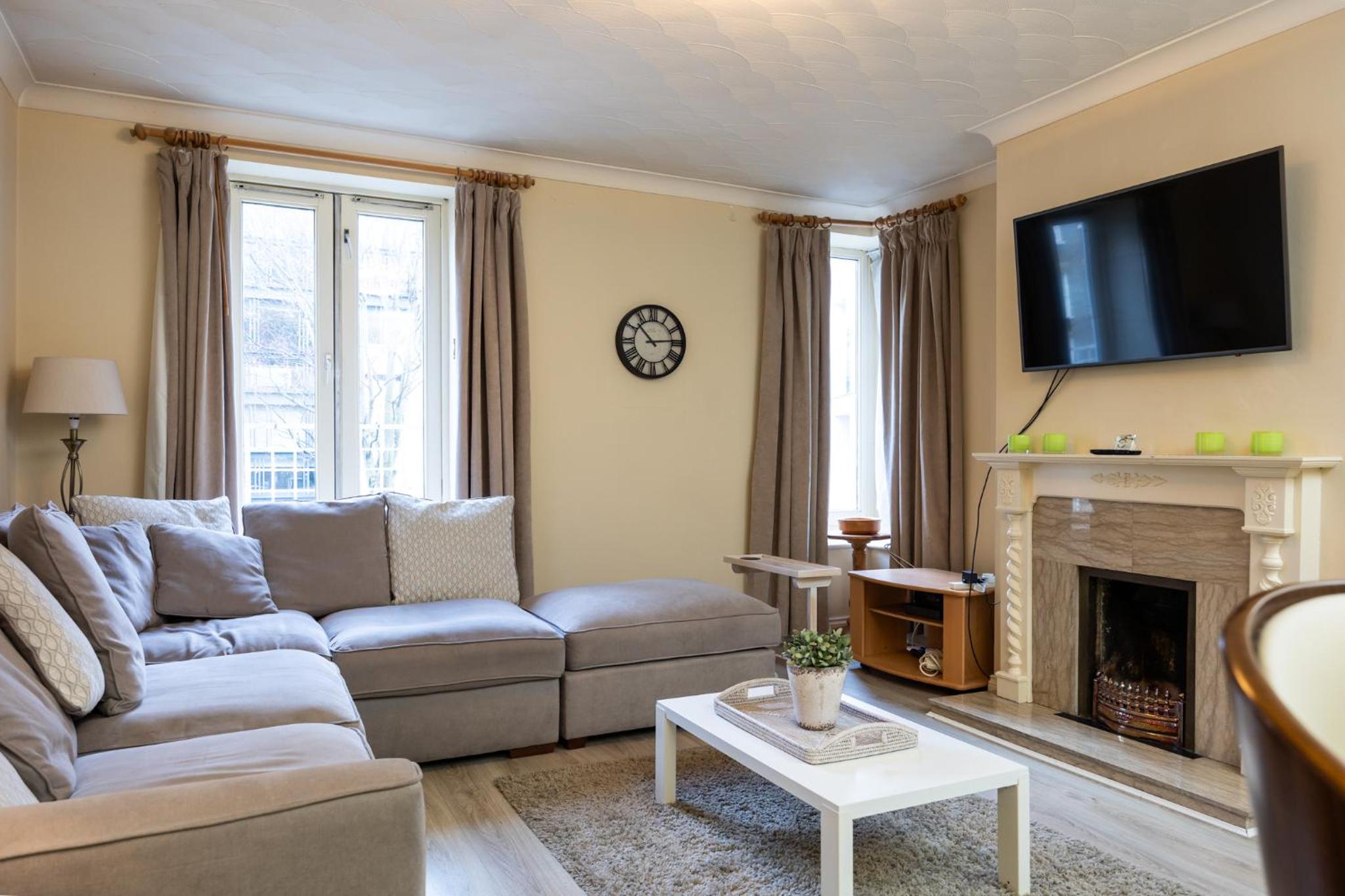 Fantastic 2BD apt in THE best location in Dublin