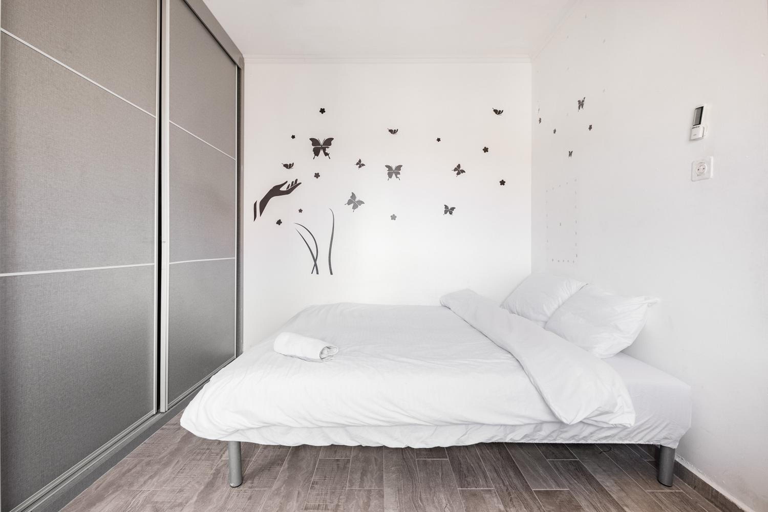 SpaciousApt-TopView-freeParking-PerfectForFamilies
