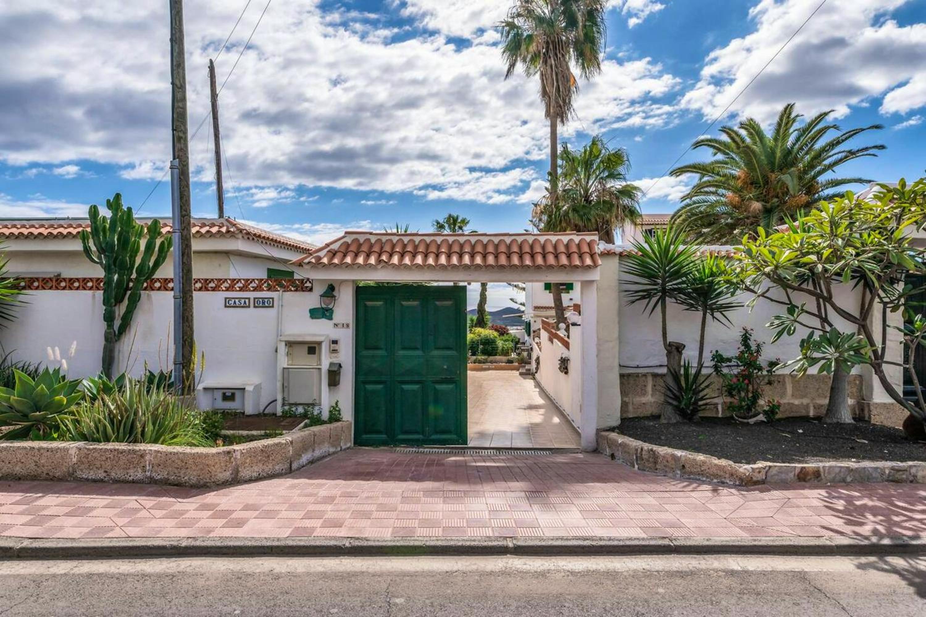 Welcoming house near Oroteanda Baja with shared pool