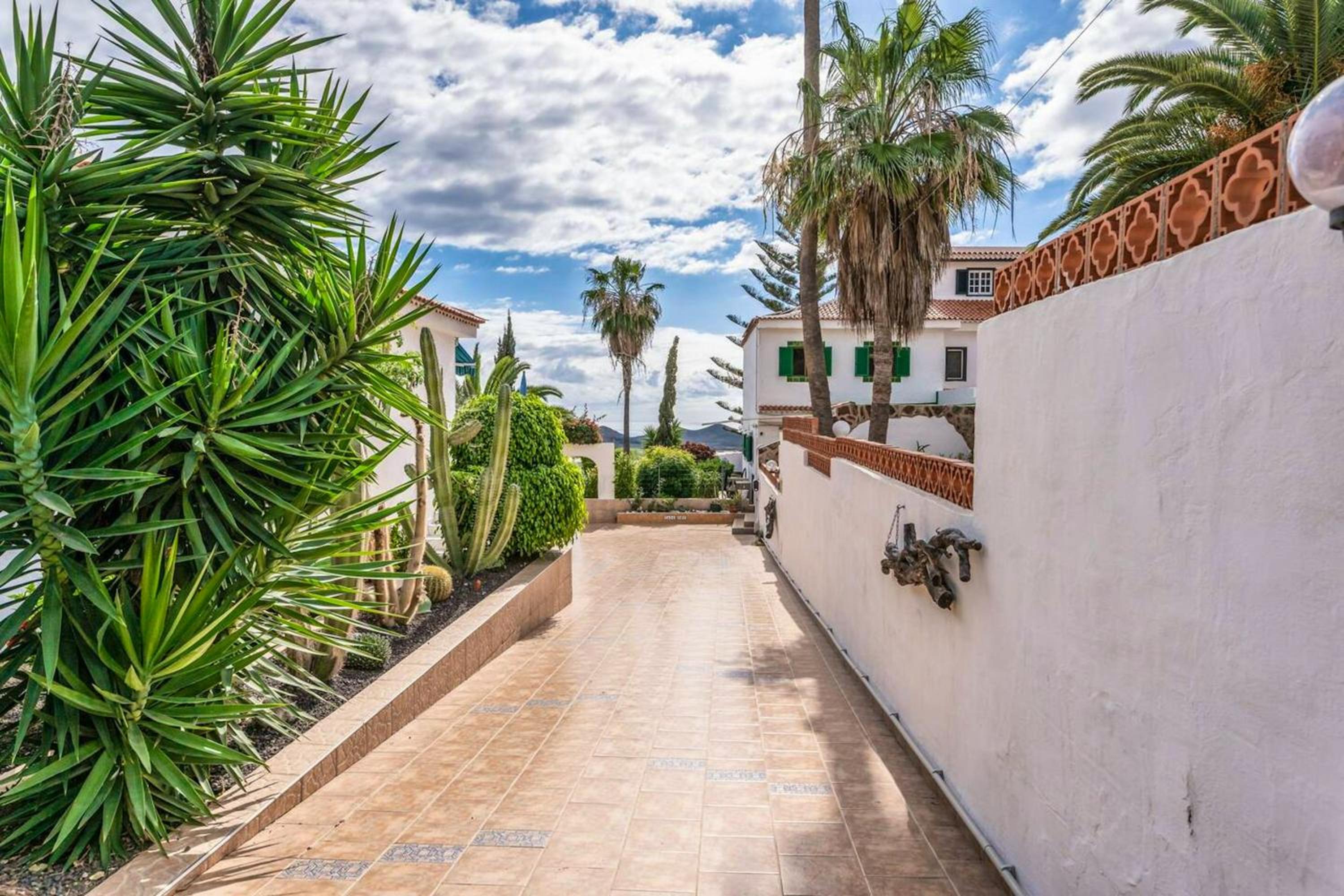 Welcoming house near Oroteanda Baja with shared pool