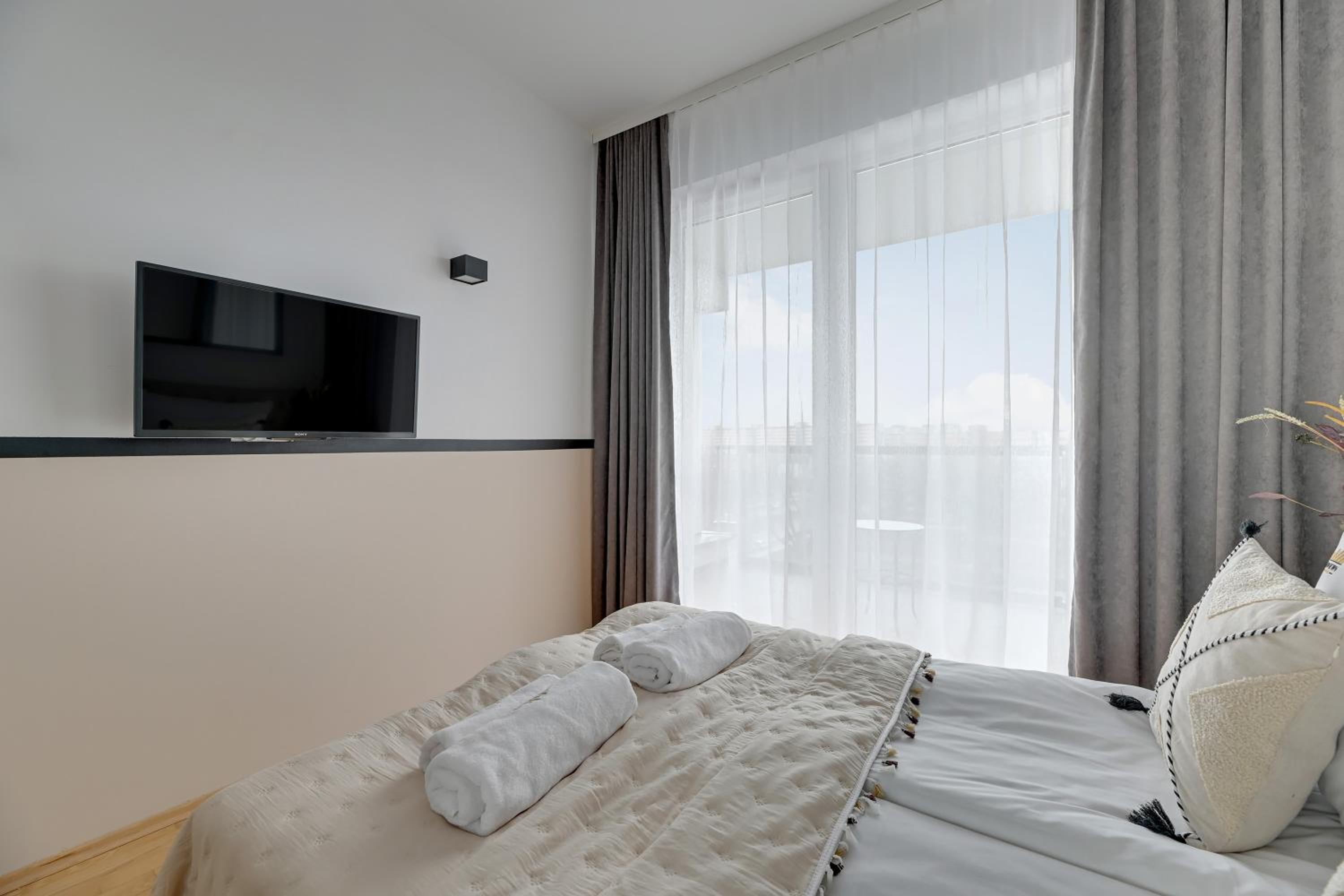 Nad Stawem by Downtown Apartments