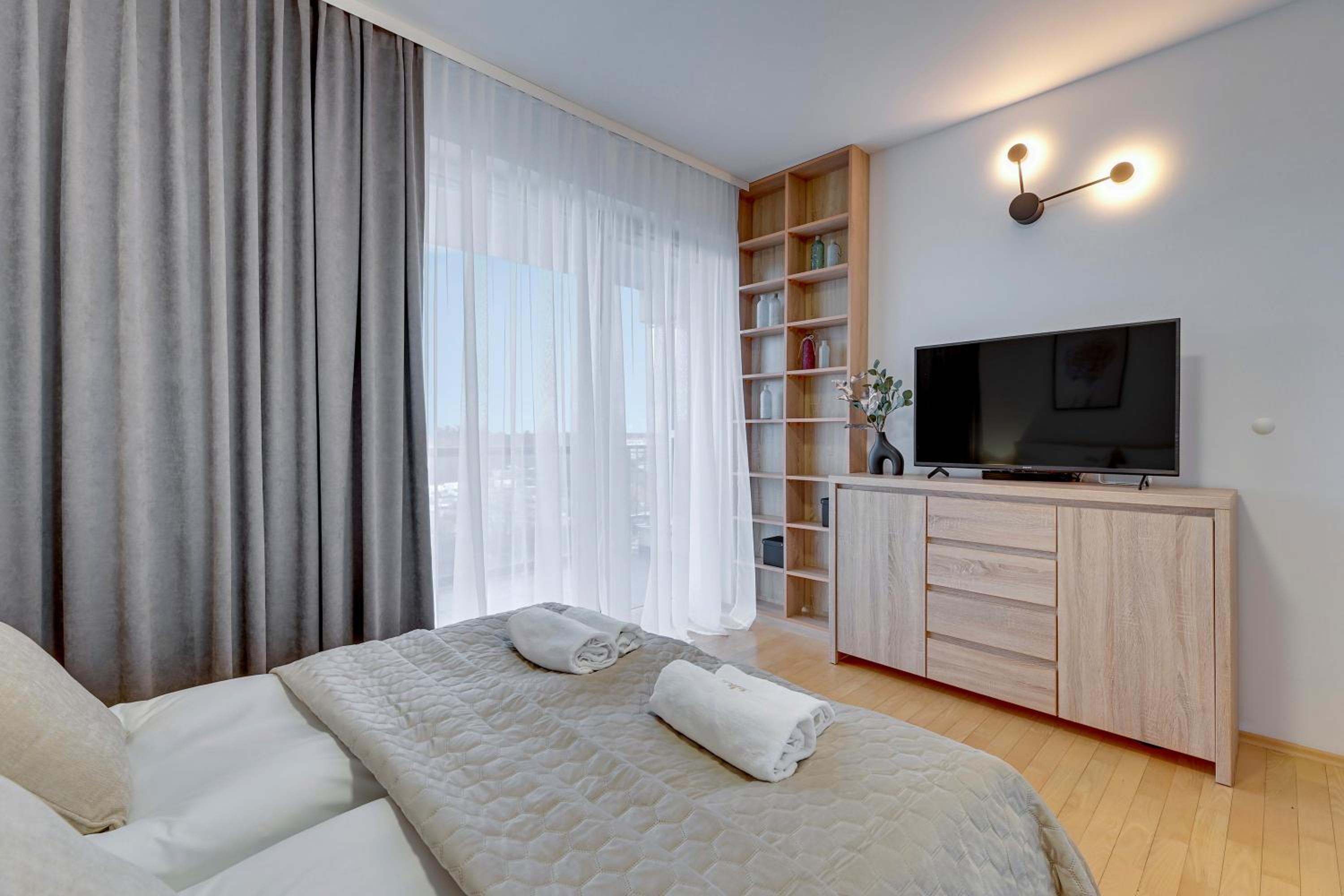 Nad Stawem by Downtown Apartments