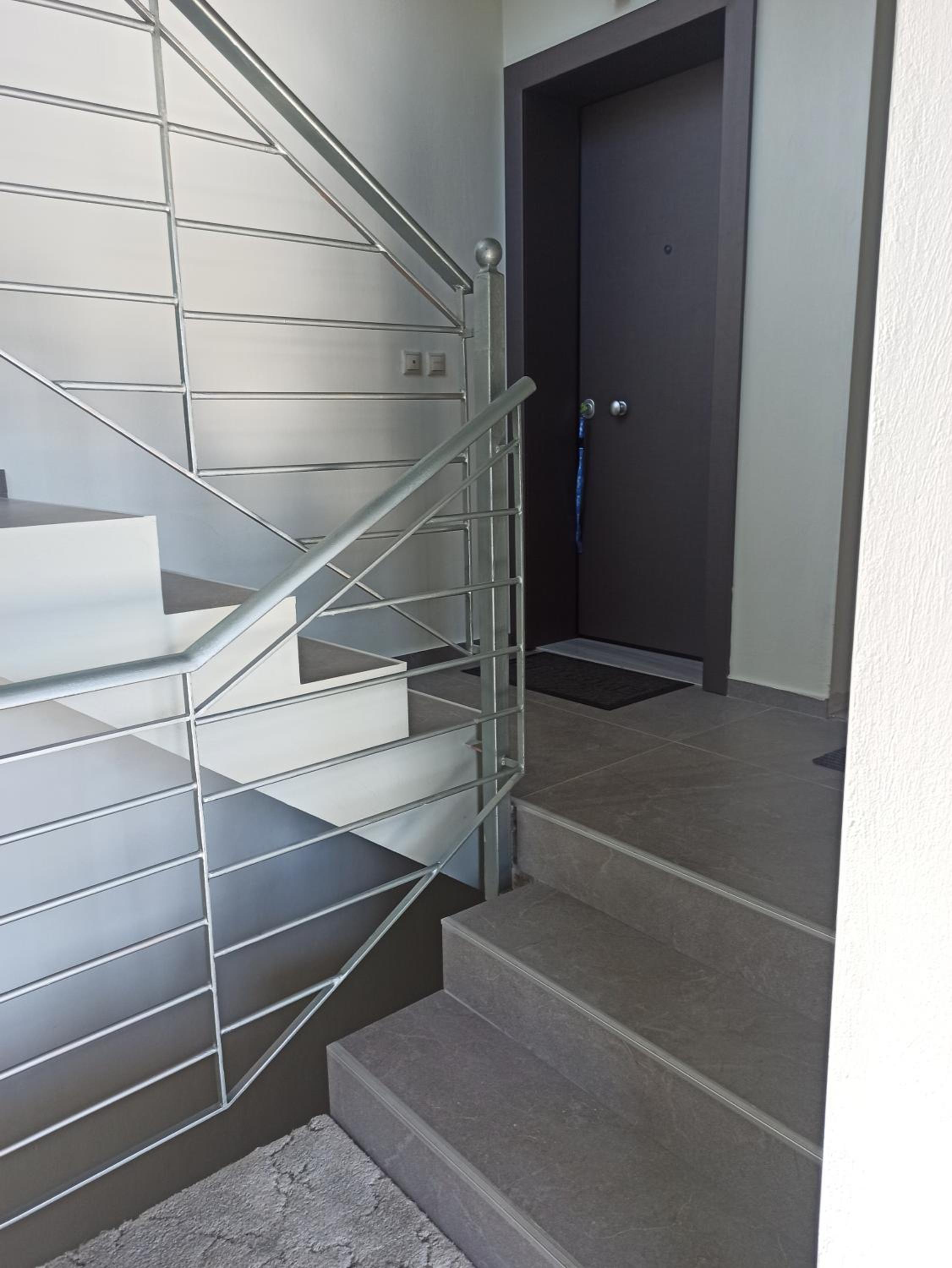Roumvini's Apartment