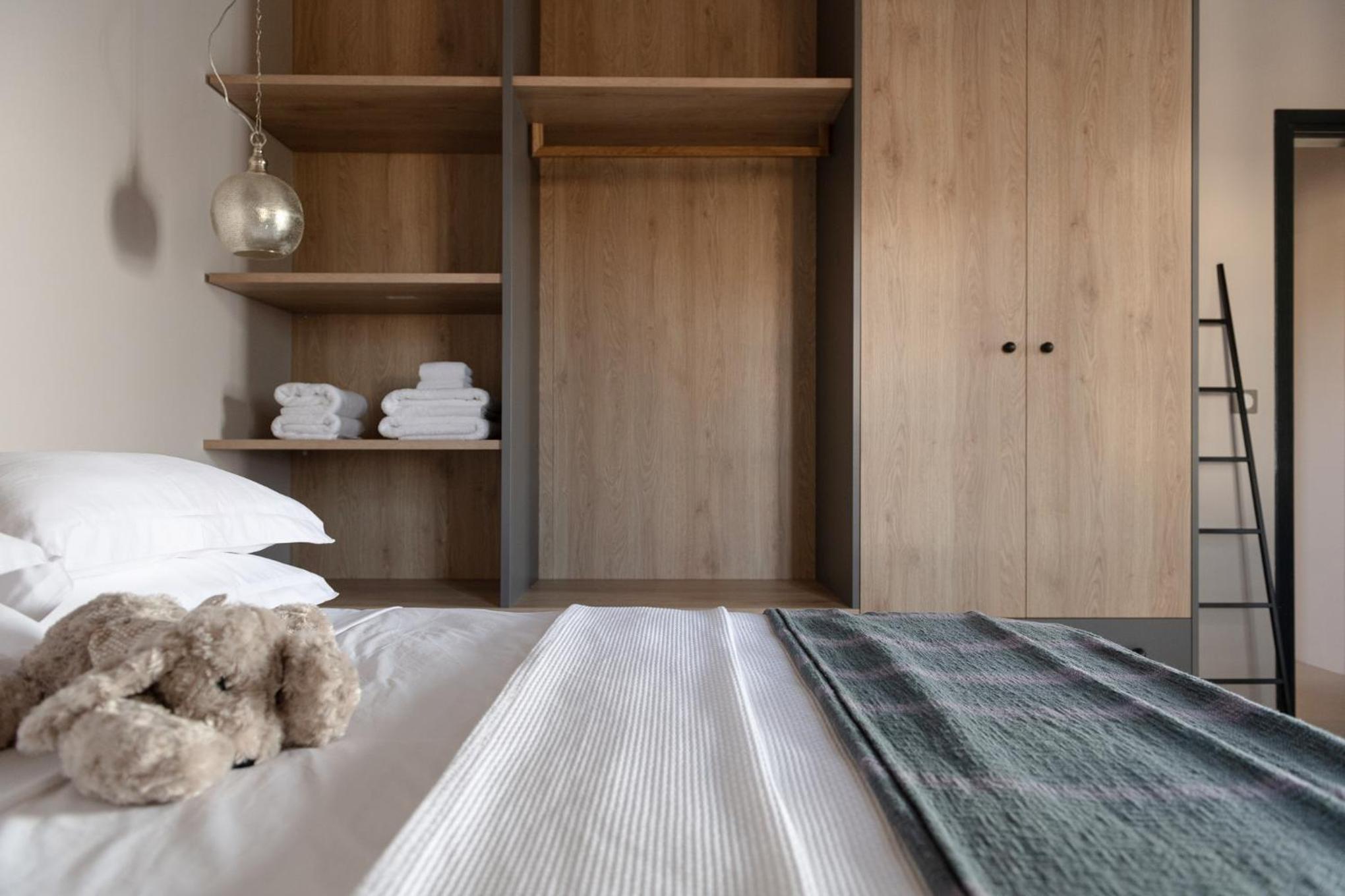 ART GROUP LIVING photo 3