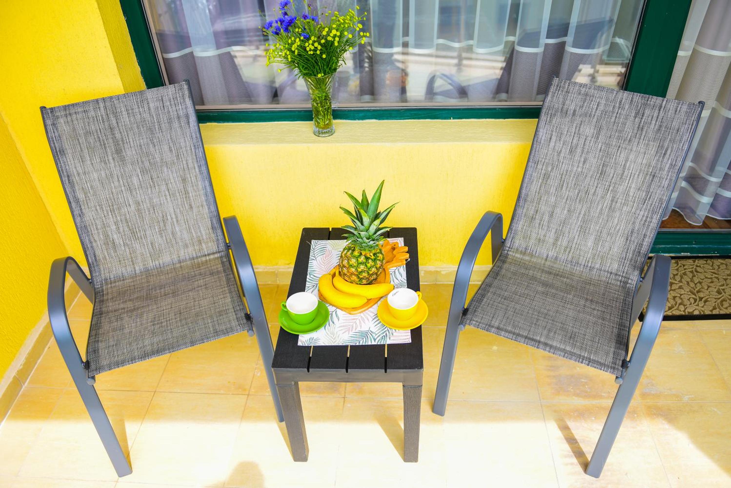 Charming sunny apartment+swimming pool