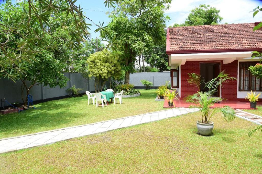 Sofia Villa Hikkaduwa