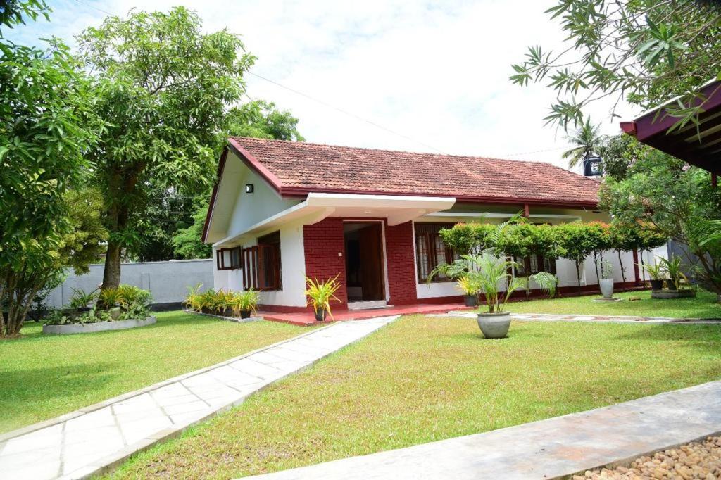 Sofia Villa Hikkaduwa