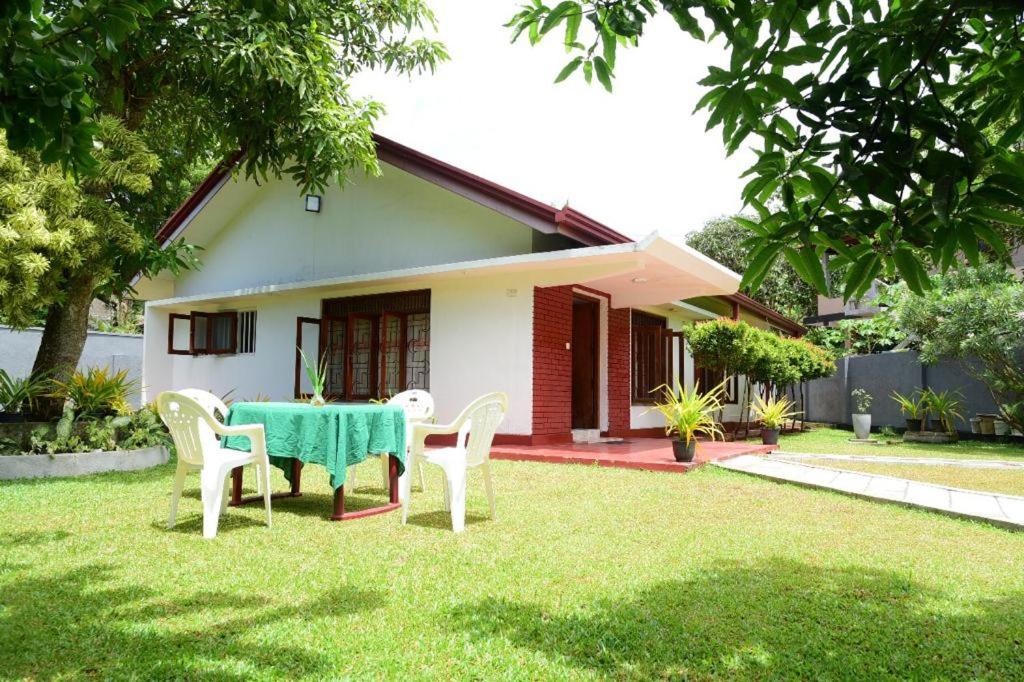 Sofia Villa Hikkaduwa
