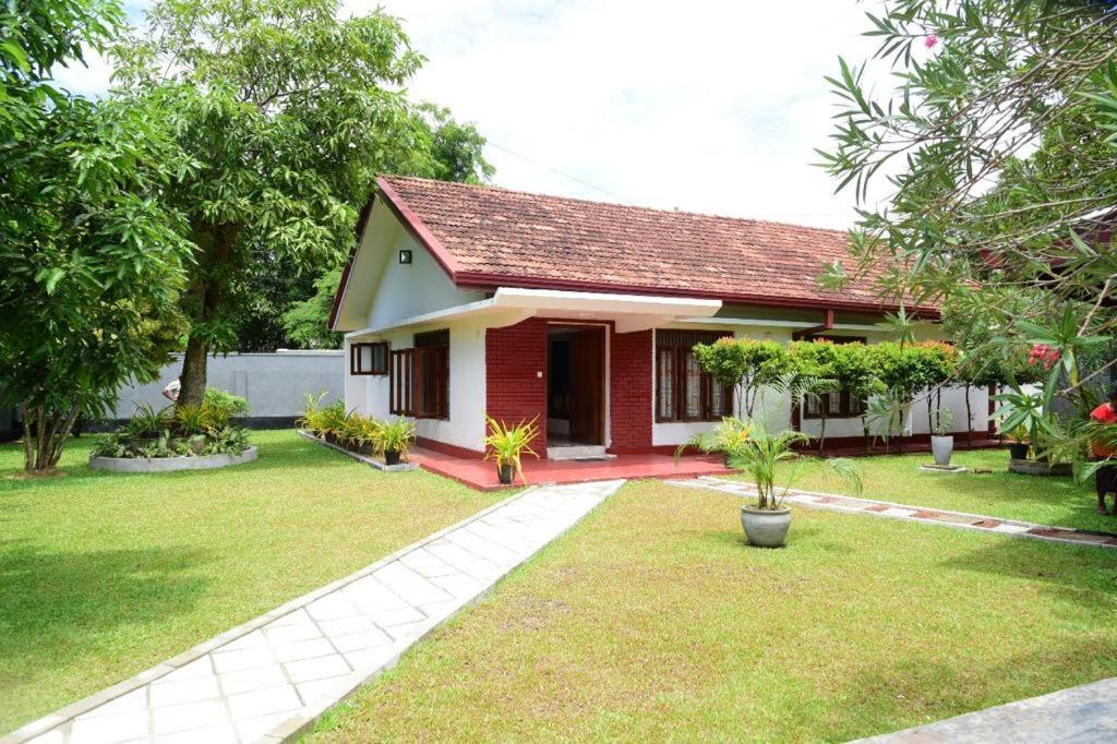 Sofia Villa Hikkaduwa