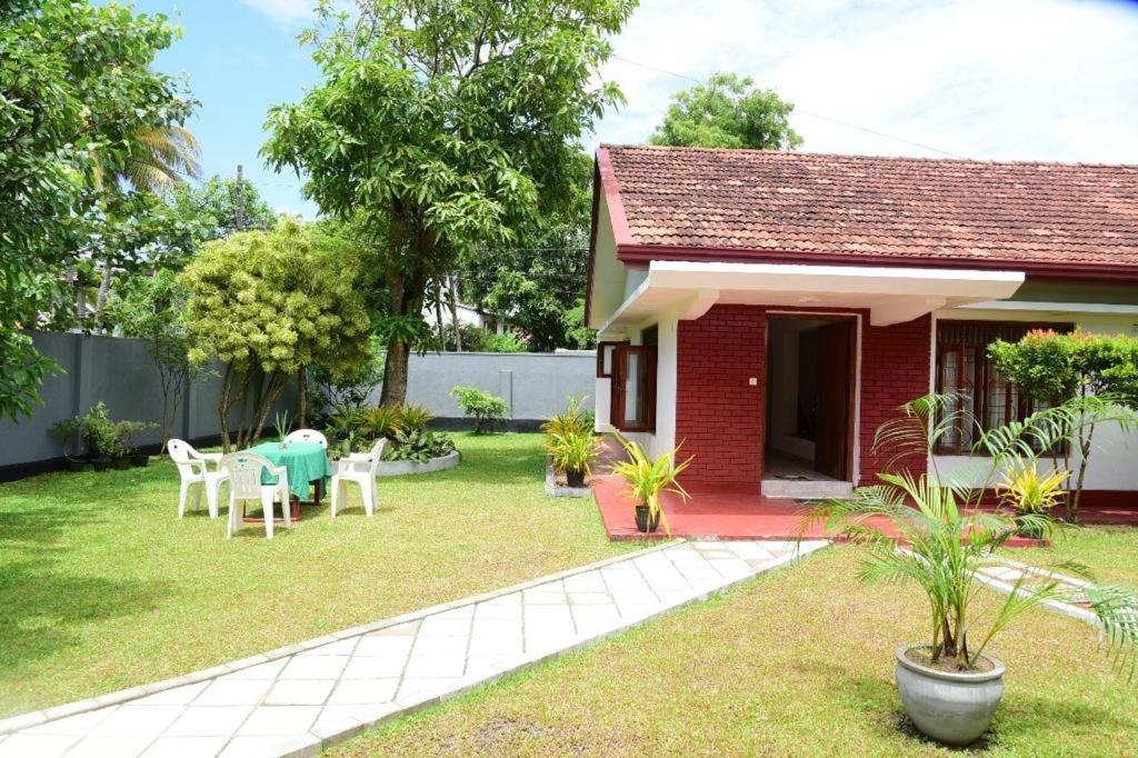 Sofia Villa Hikkaduwa