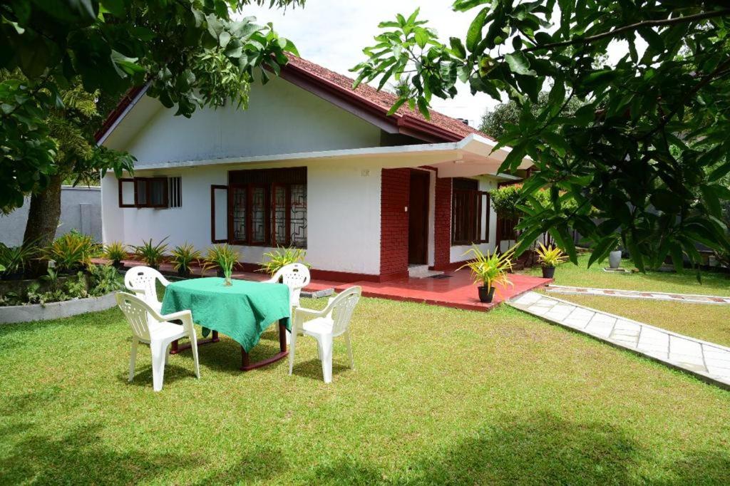 Sofia Villa Hikkaduwa