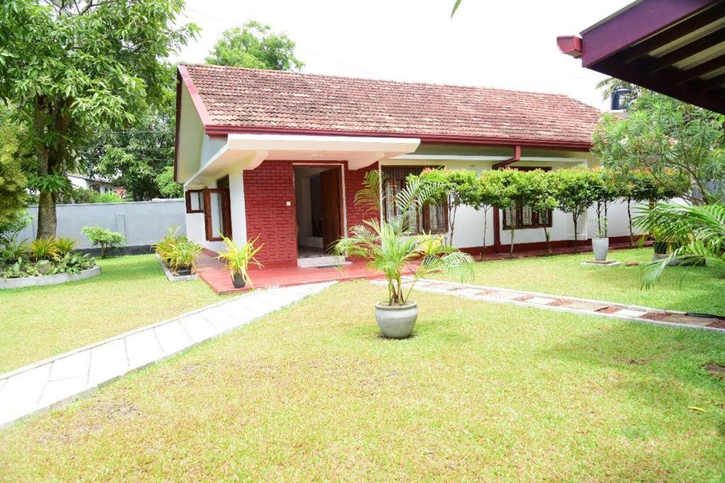 Sofia Villa Hikkaduwa