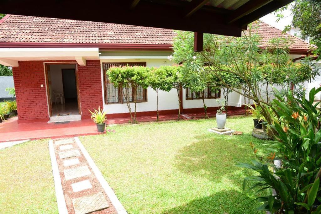 Sofia Villa Hikkaduwa