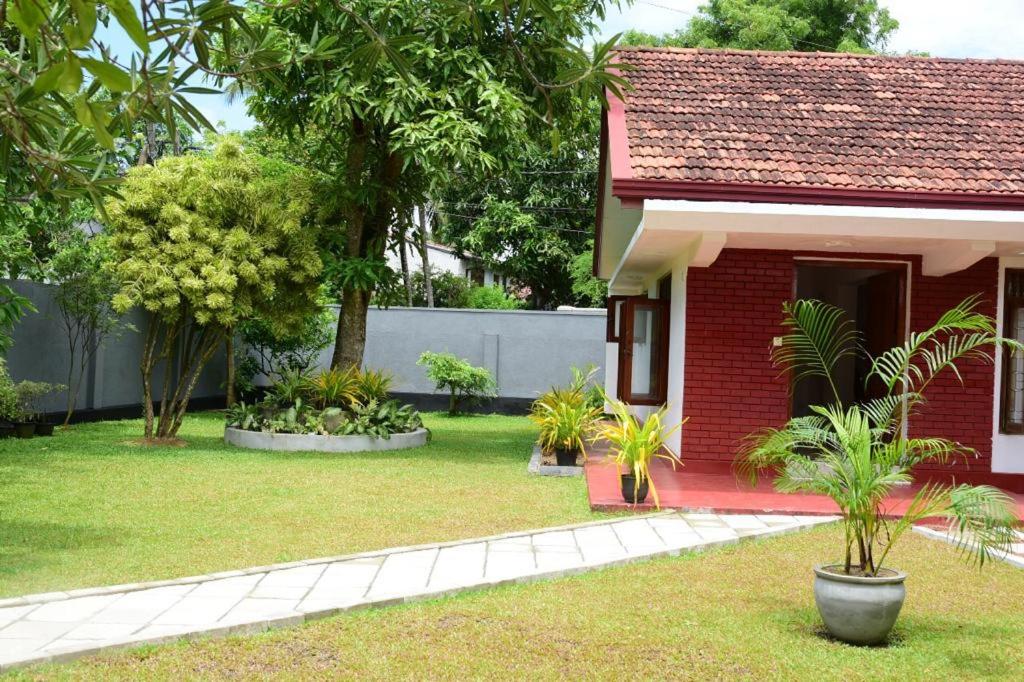 Sofia Villa Hikkaduwa