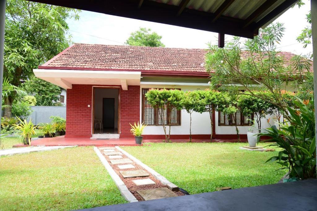 Sofia Villa Hikkaduwa