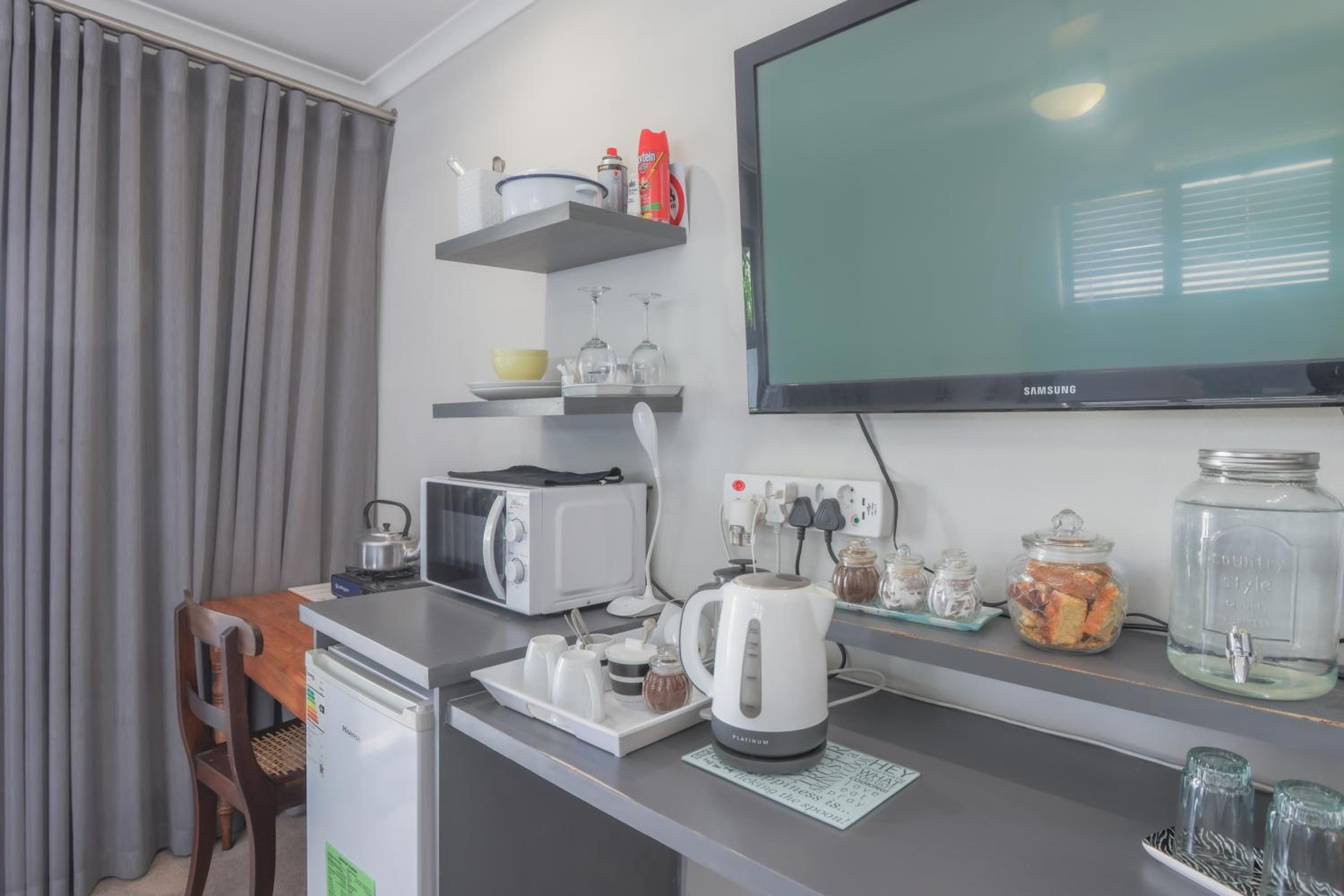 Lily's Rest, Village on Silwerstrand, Robertson view 4