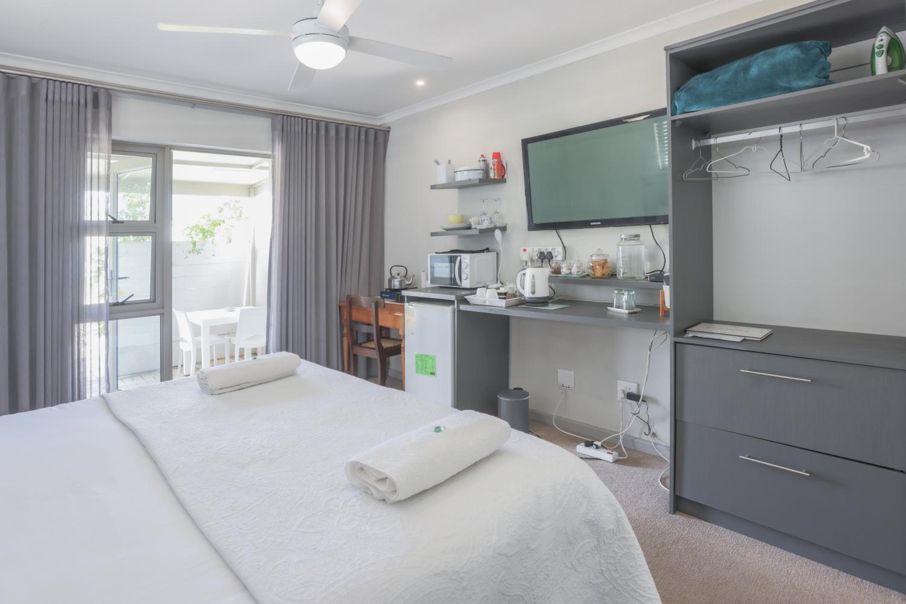 Lily's Rest, Village on Silwerstrand, Robertson view 5