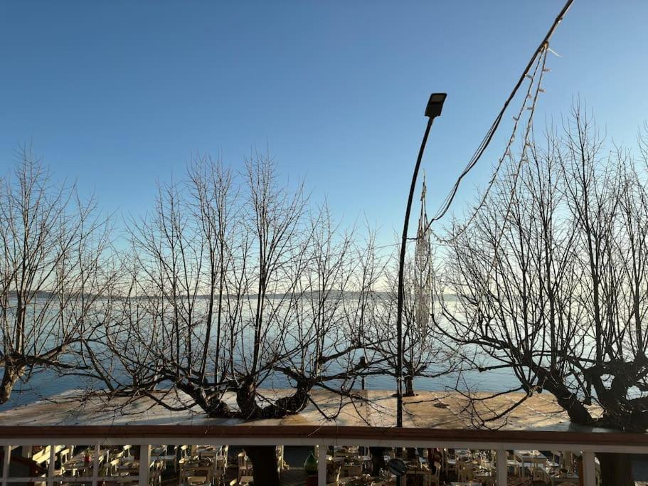 Fronte lago nel centro storico “La Casa del Lago” view 2