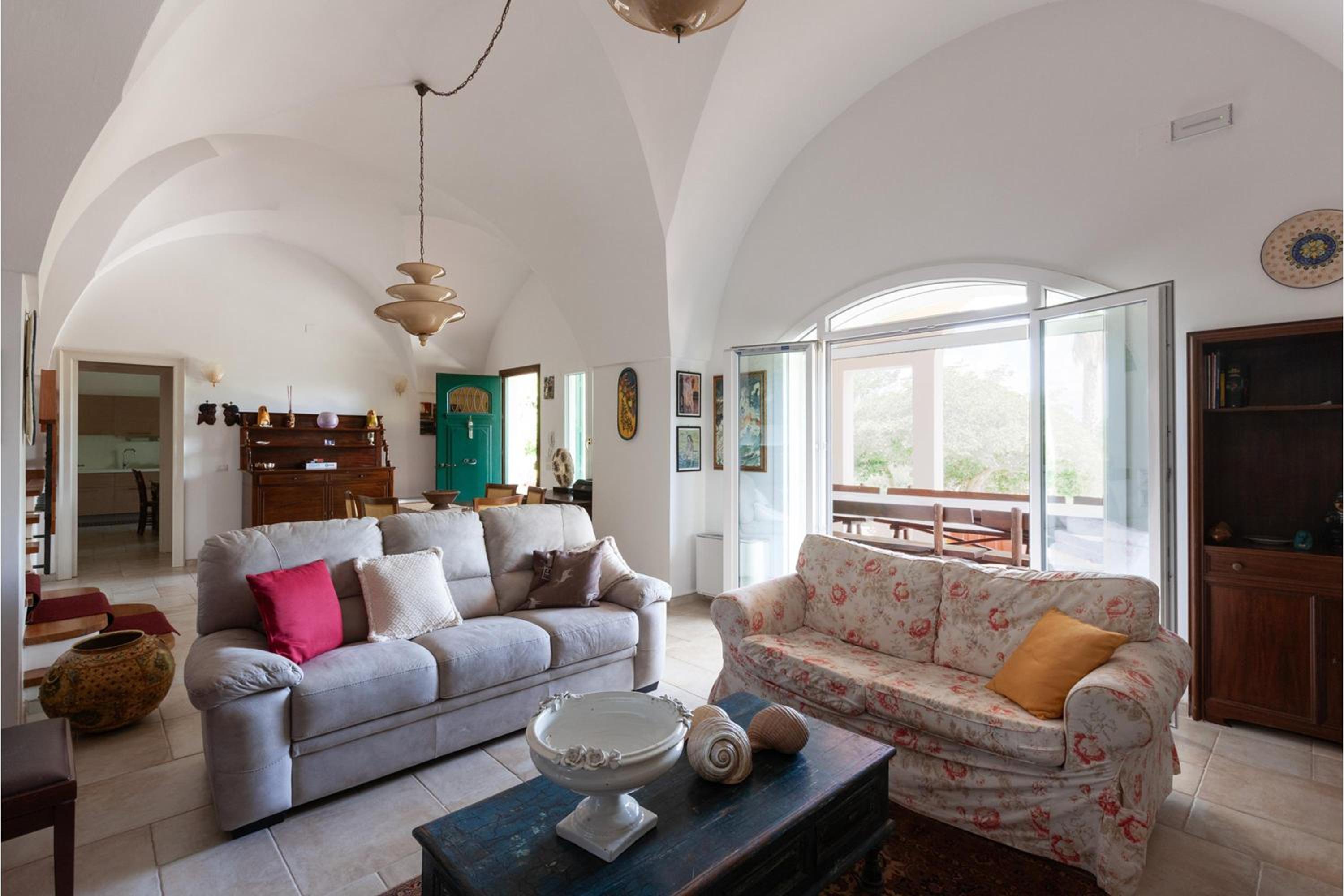 Villa Gaia with pool and garden- Happy Rentals view 5