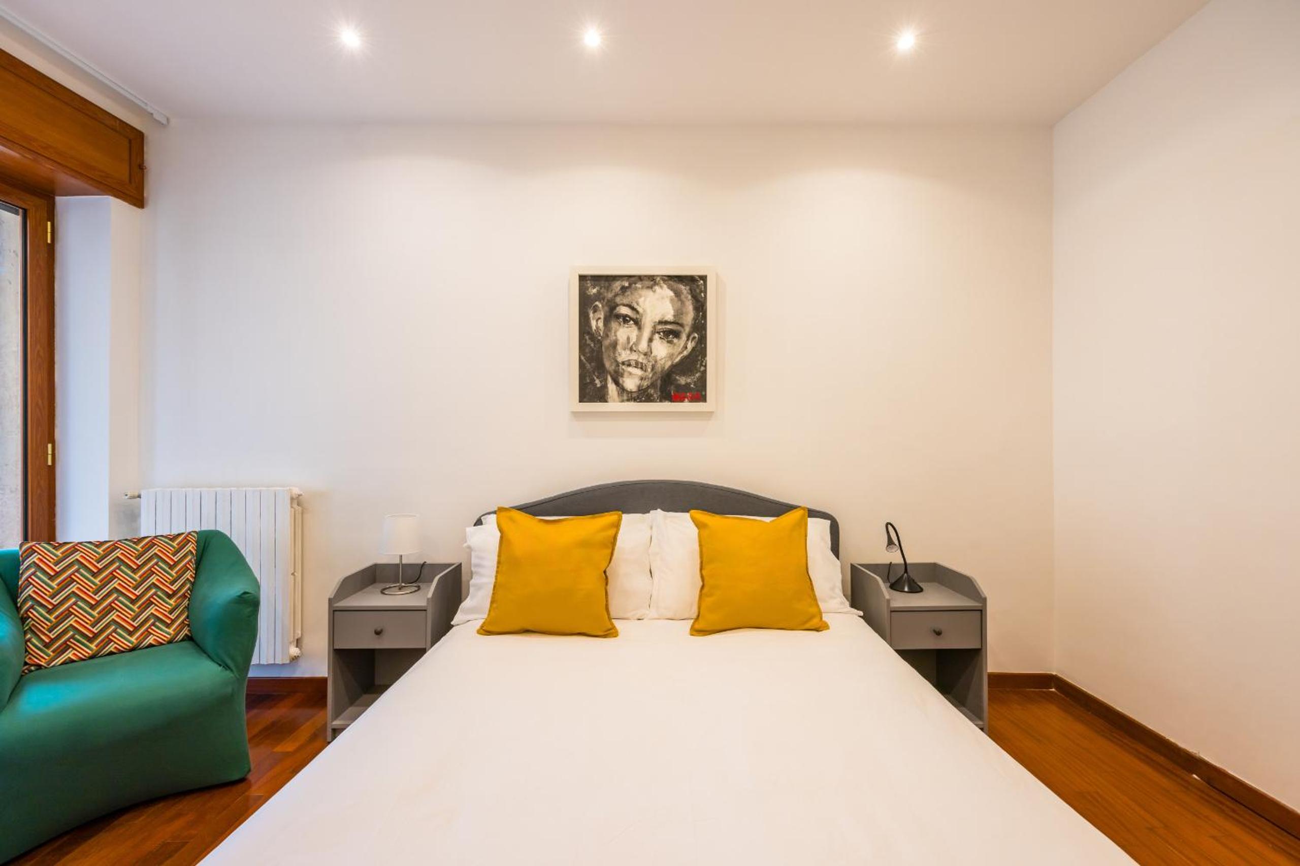 Colonna Classic Style Apartment by Wonderful Italy