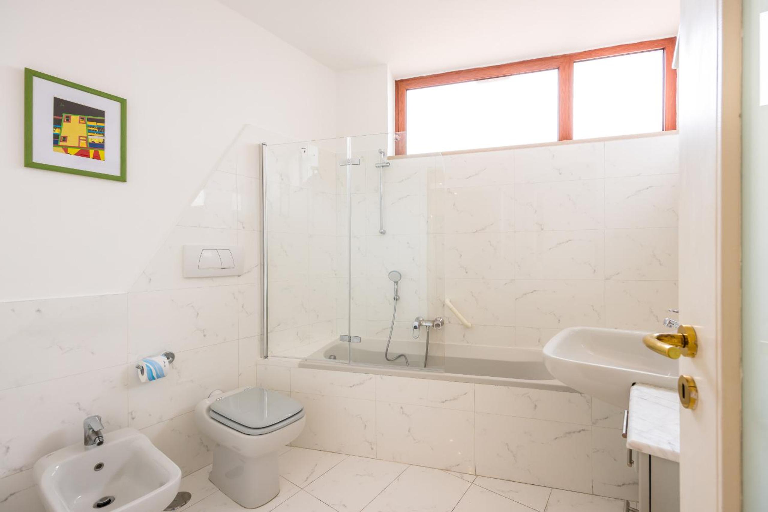 Colonna Classic Style Apartment by Wonderful Italy